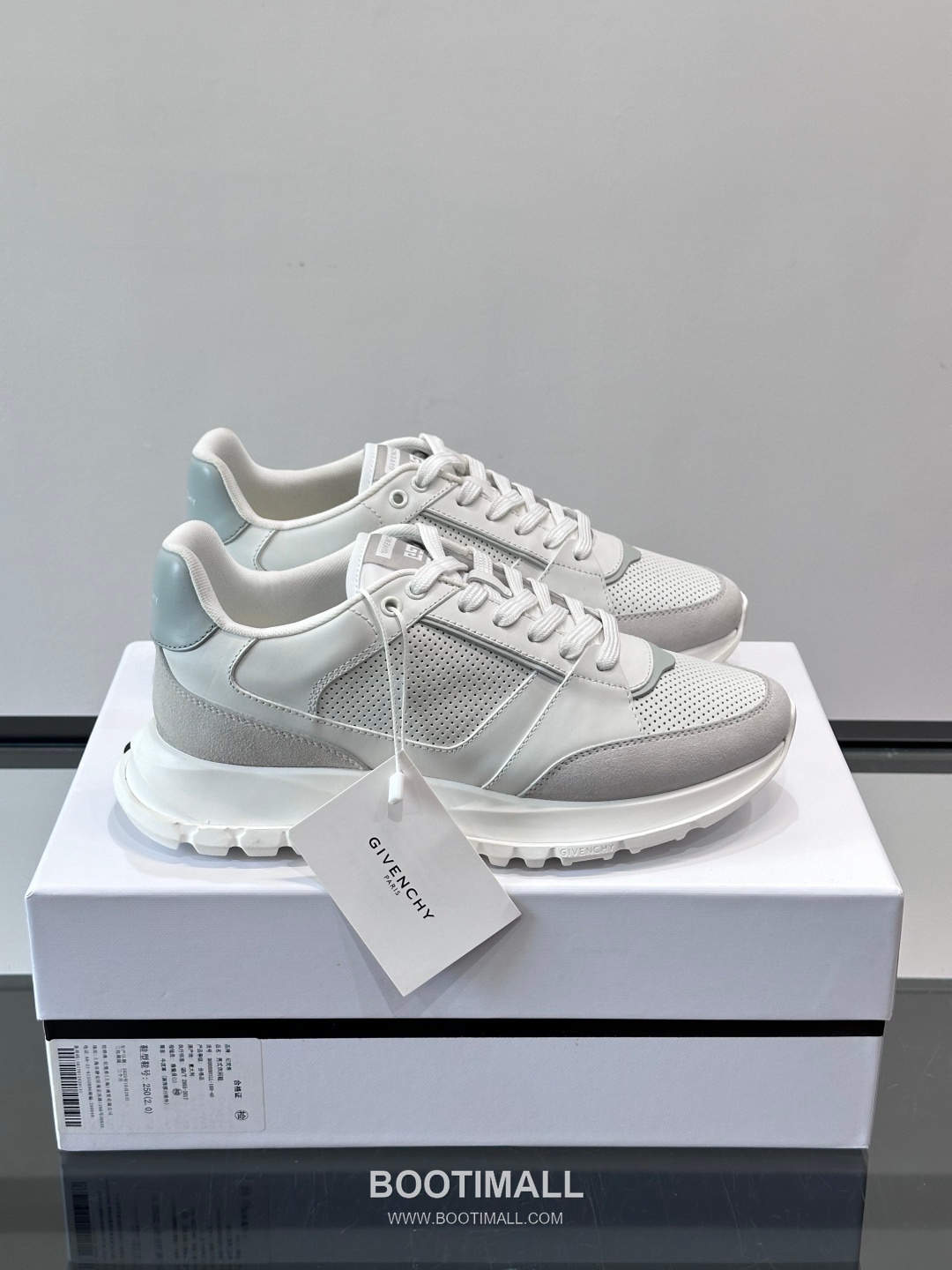 Givenchy Calfskin Low Sneakers with Air Cushion Sole Detail 지방시 카프스킨 로우 스니커즈 에어쿠션 솔 디테일 4.5cm 1