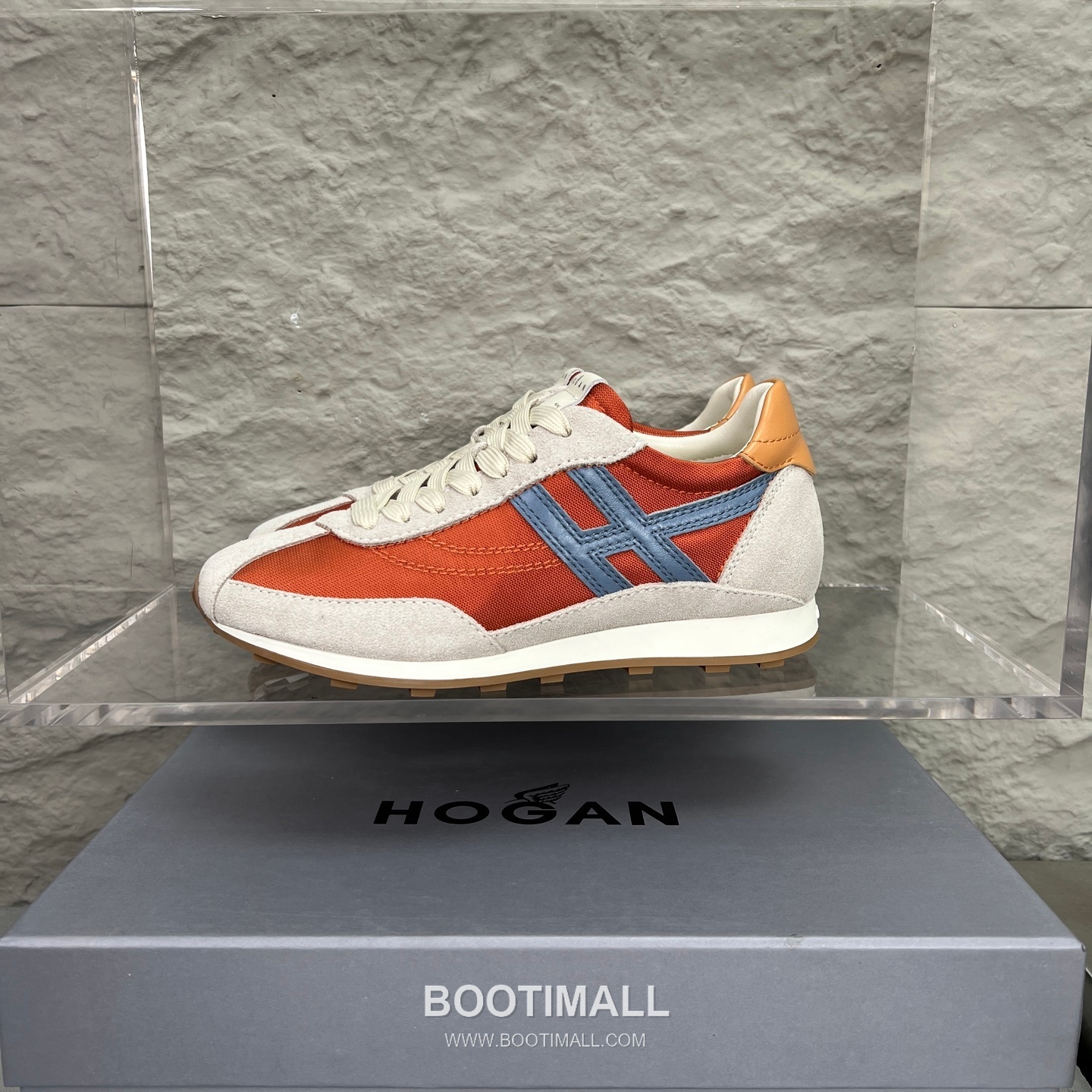 Hogan Calfskin Suede Low Sneakers with Lace-Up Platform Detail 호간 카프스킨 스웨이드 로우 스니커즈 레이스업 플랫폼 디테일 5.6cm 1
