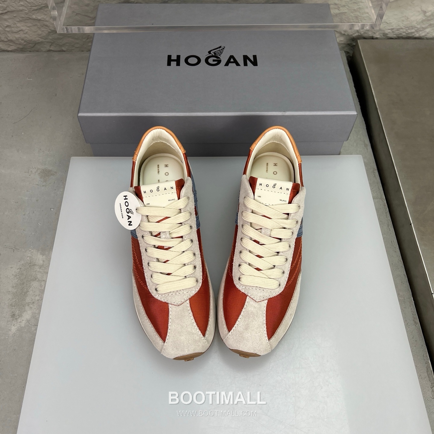 Hogan Calfskin Suede Low Sneakers with Lace-Up Platform Detail 호간 카프스킨 스웨이드 로우 스니커즈 레이스업 플랫폼 디테일 5.6cm 3