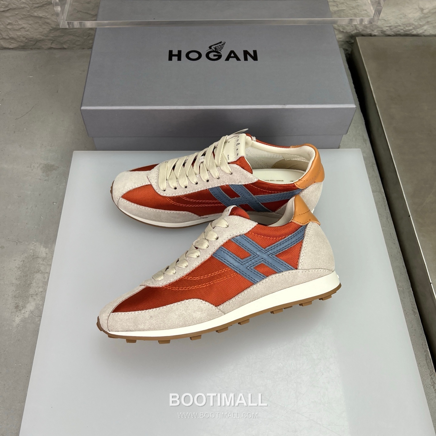 Hogan Calfskin Suede Low Sneakers with Lace-Up Platform Detail 호간 카프스킨 스웨이드 로우 스니커즈 레이스업 플랫폼 디테일 5.6cm 4