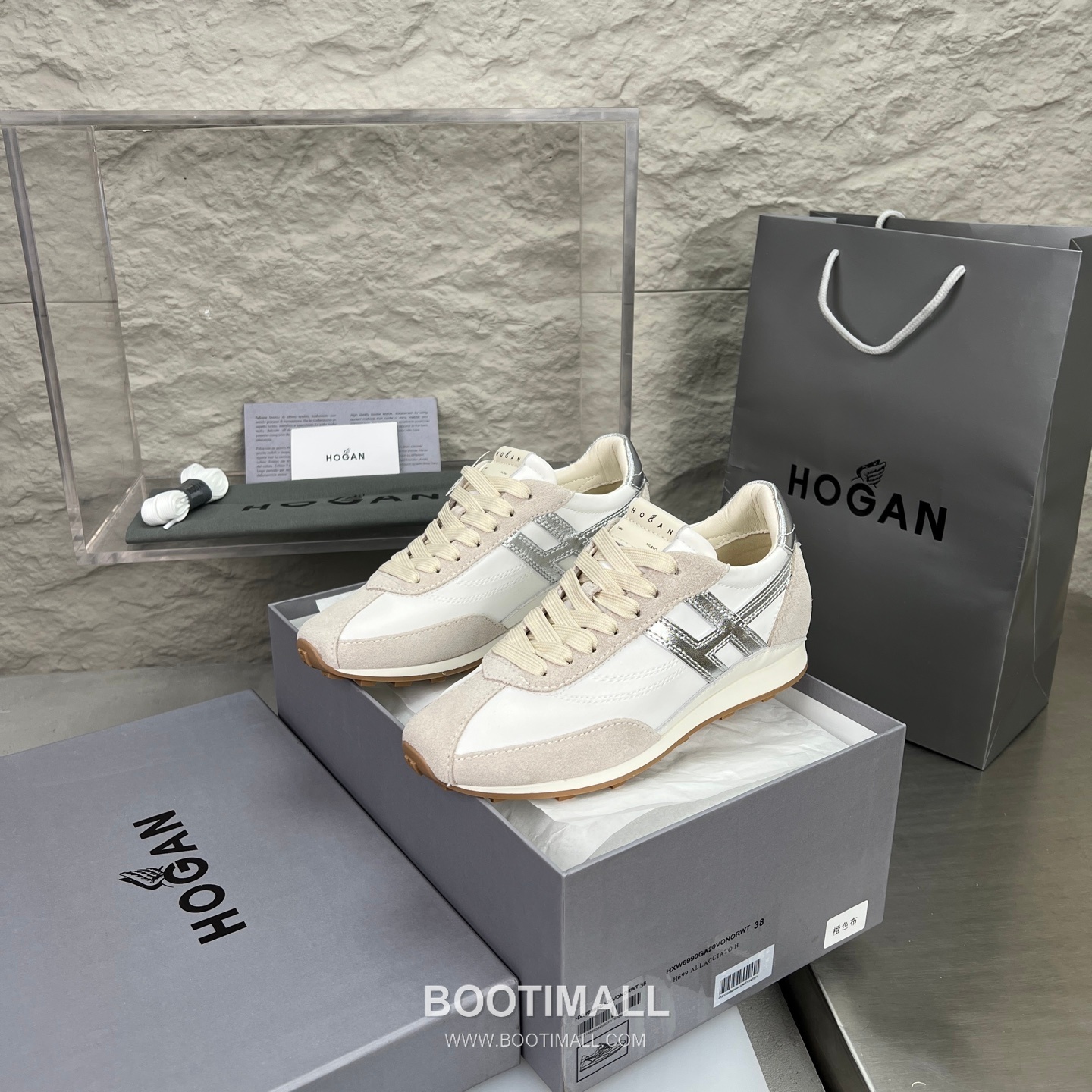 Hogan Calfskin Suede Low Sneakers with Lace-Up Platform Detail 호간 카프스킨 스웨이드 로우 스니커즈 레이스업 플랫폼 디테일 5.6cm 2