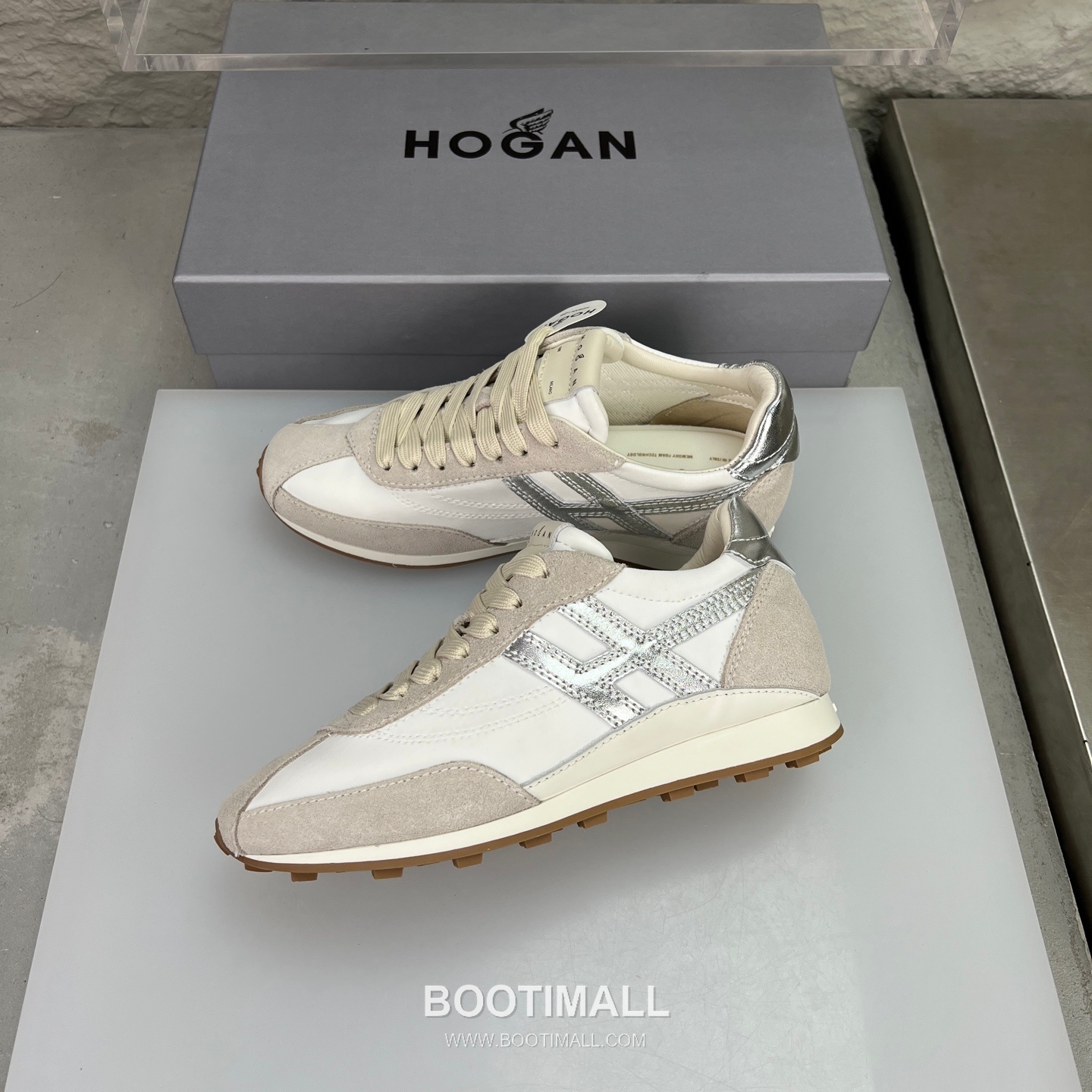 Hogan Calfskin Suede Low Sneakers with Lace-Up Platform Detail 호간 카프스킨 스웨이드 로우 스니커즈 레이스업 플랫폼 디테일 5.6cm 4