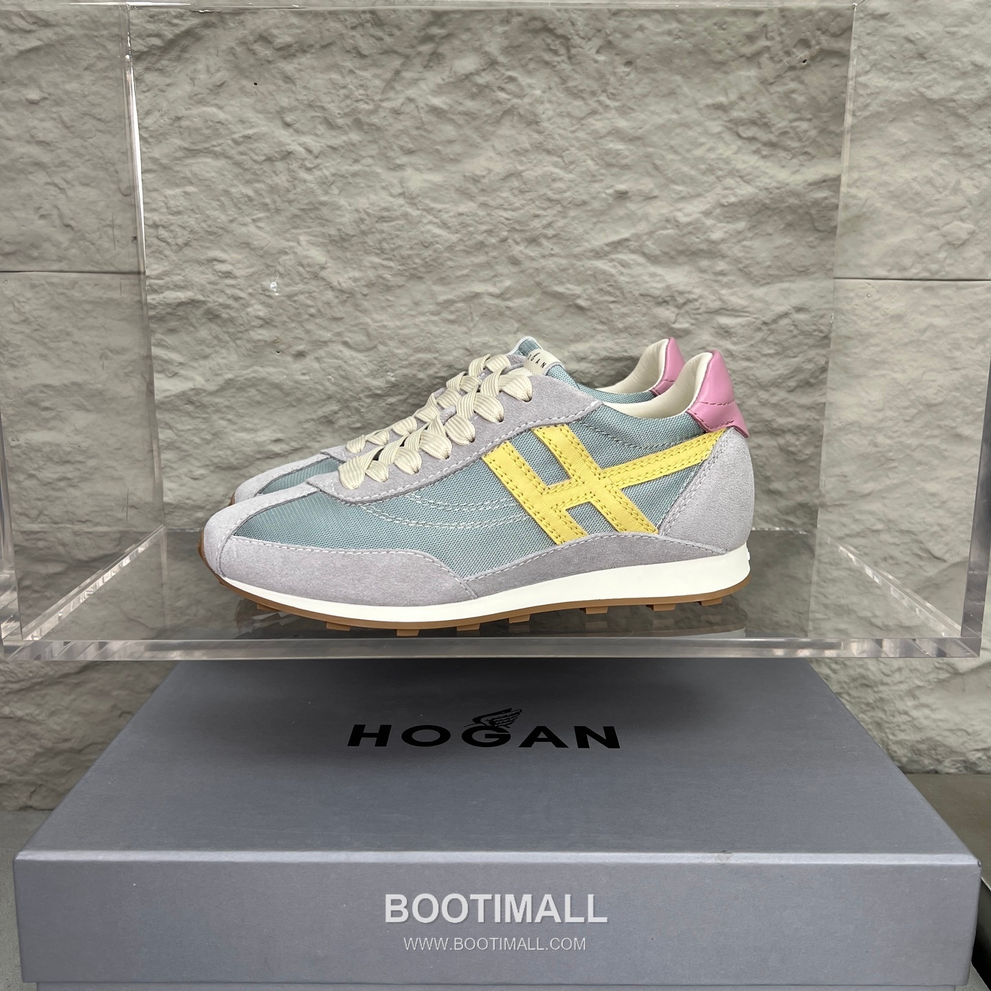 Hogan Calfskin Suede Low Sneakers with Lace-Up Platform Detail 호간 카프스킨 스웨이드 로우 스니커즈 레이스업 플랫폼 디테일 5.6cm 1