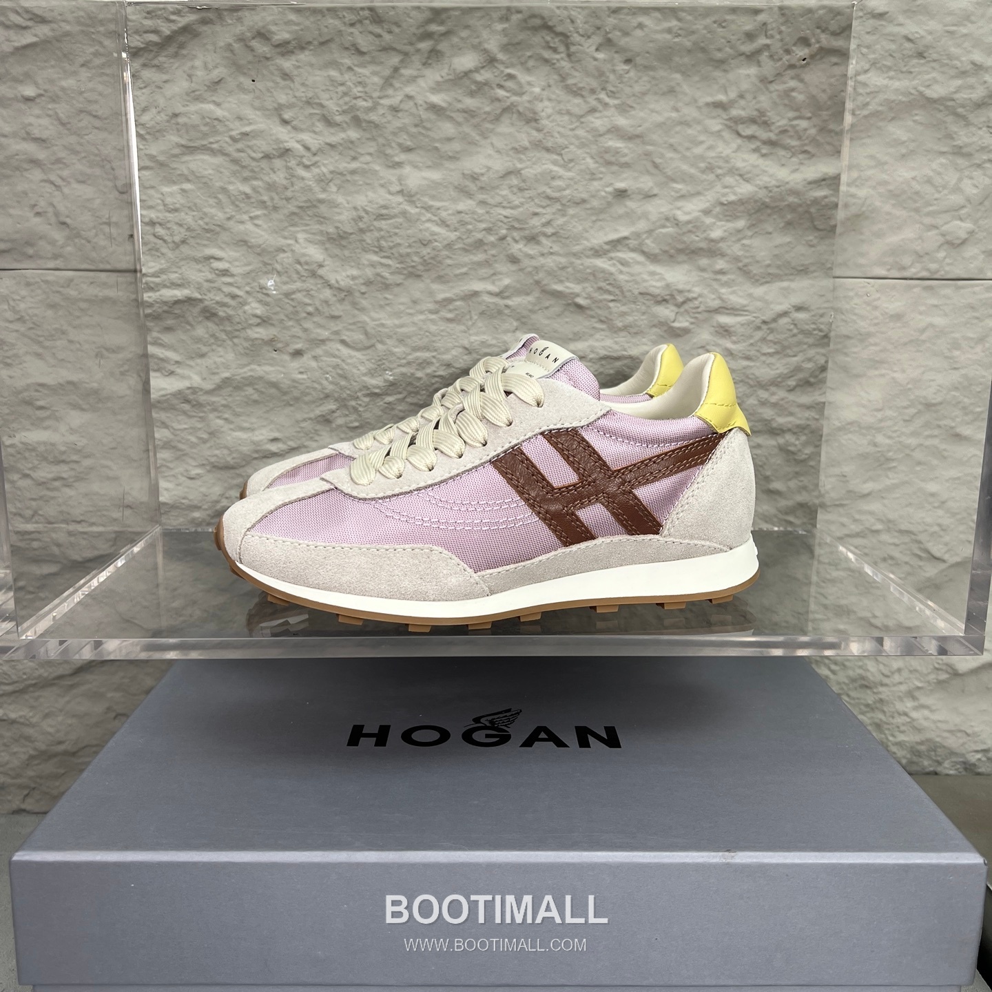 Hogan Calfskin Suede Low Sneakers with Lace-Up Platform Detail 호간 카프스킨 스웨이드 로우 스니커즈 레이스업 플랫폼 디테일 5.6cm 1