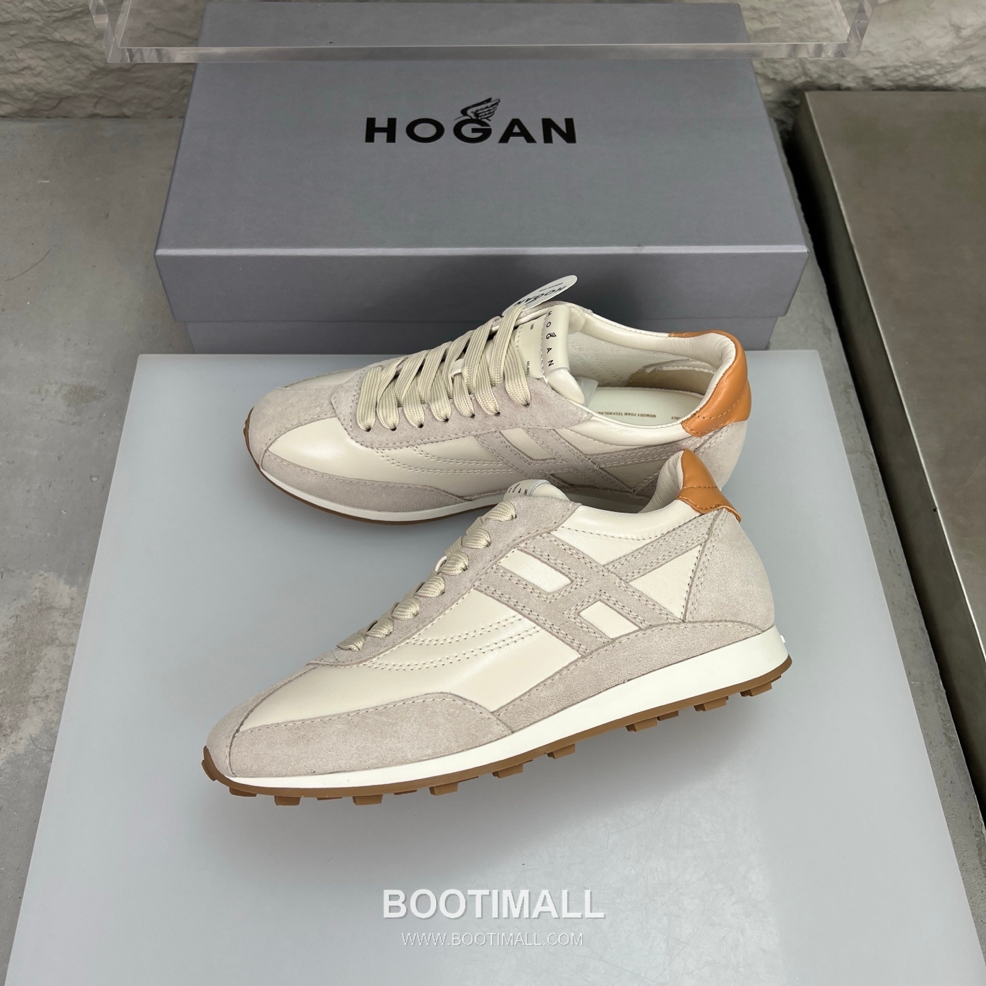 Hogan Calfskin Suede Low Sneakers with Lace-Up Platform Detail 호간 카프스킨 스웨이드 로우 스니커즈 레이스업 플랫폼 디테일 5.6cm 4