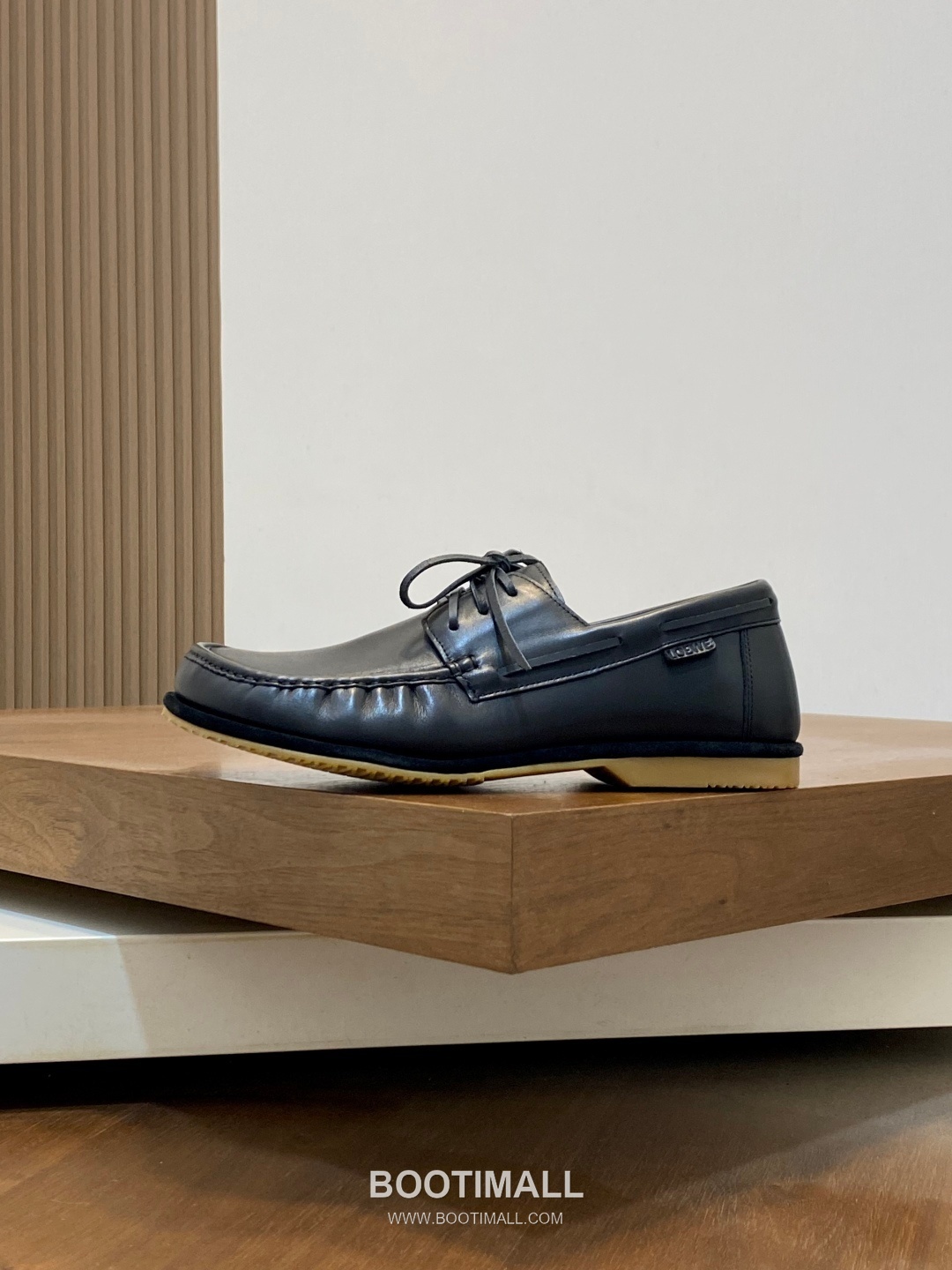 Loewe Suede Calfskin Low Sneakers with Asymmetric Lace TPU Detail 로에베 스웨이드 카프스킨 로우 스니커즈 비대칭 레이스 TPU 디테일 4.5cm 2