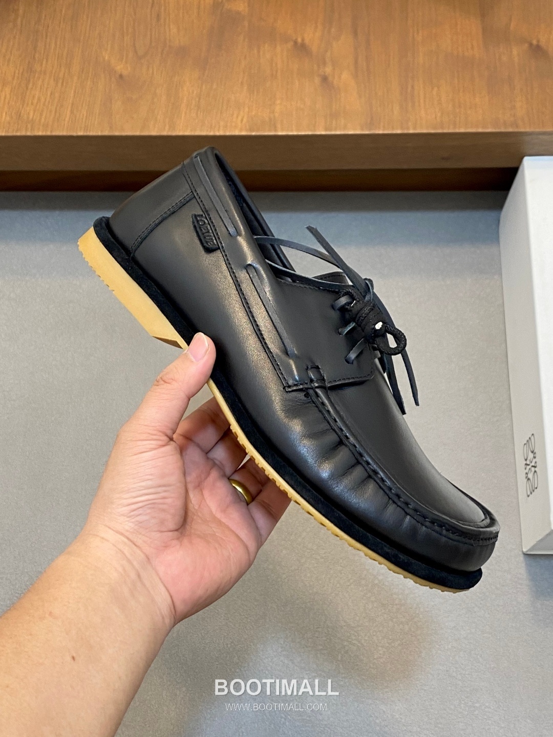 Loewe Suede Calfskin Low Sneakers with Asymmetric Lace TPU Detail 로에베 스웨이드 카프스킨 로우 스니커즈 비대칭 레이스 TPU 디테일 4.5cm 4