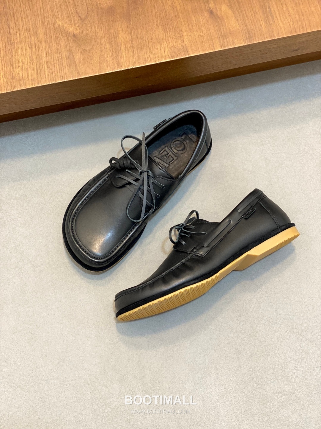 Loewe Suede Calfskin Low Sneakers with Asymmetric Lace TPU Detail 로에베 스웨이드 카프스킨 로우 스니커즈 비대칭 레이스 TPU 디테일 4.5cm 5