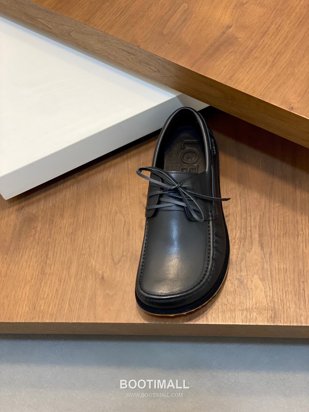 Loewe Suede Calfskin Low Sneakers with Asymmetric Lace TPU Detail 로에베 스웨이드 카프스킨 로우 스니커즈 비대칭 레이스 TPU 디테일 4.5cm 6