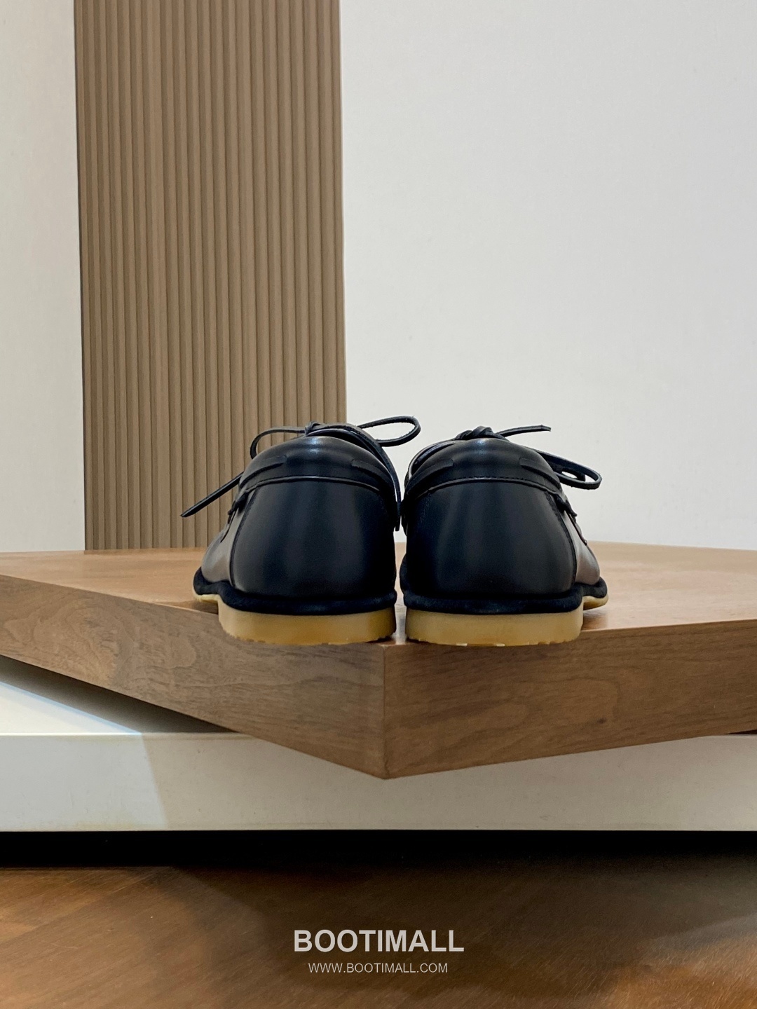 Loewe Suede Calfskin Low Sneakers with Asymmetric Lace TPU Detail 로에베 스웨이드 카프스킨 로우 스니커즈 비대칭 레이스 TPU 디테일 4.5cm 8