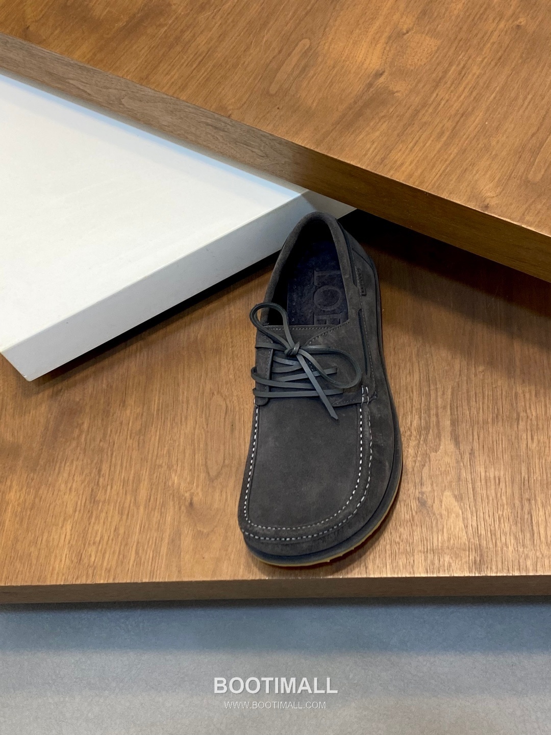 Loewe Suede Calfskin Low Sneakers with Asymmetric Lace TPU Detail 로에베 스웨이드 카프스킨 로우 스니커즈 비대칭 레이스 TPU 디테일 4.5cm 6