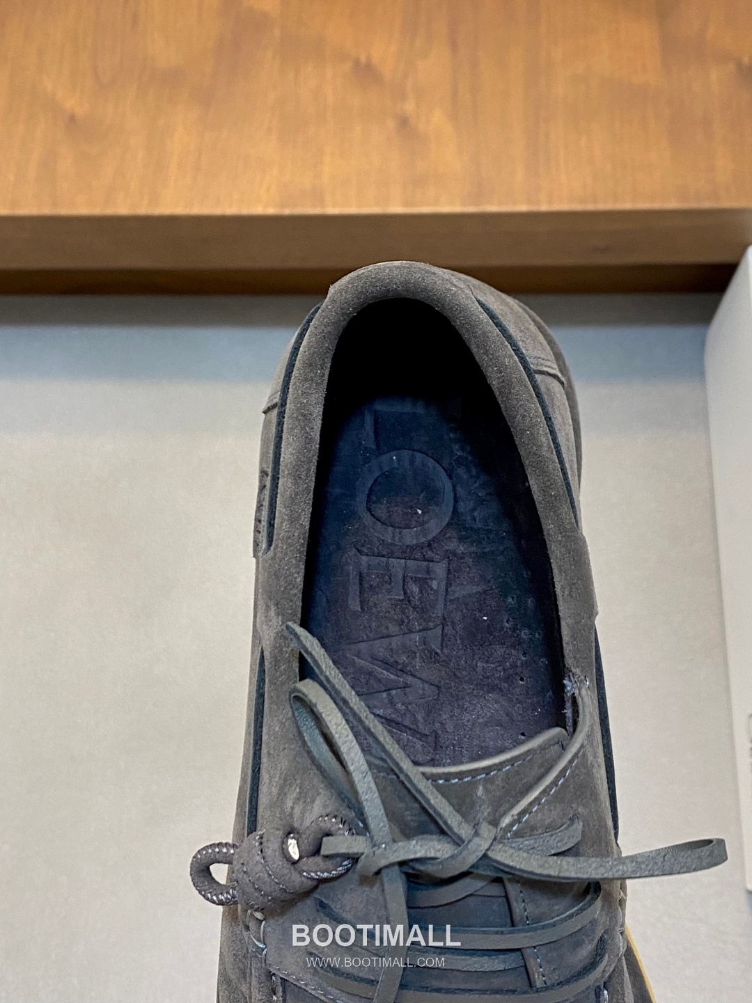 Loewe Suede Calfskin Low Sneakers with Asymmetric Lace TPU Detail 로에베 스웨이드 카프스킨 로우 스니커즈 비대칭 레이스 TPU 디테일 4.5cm 7