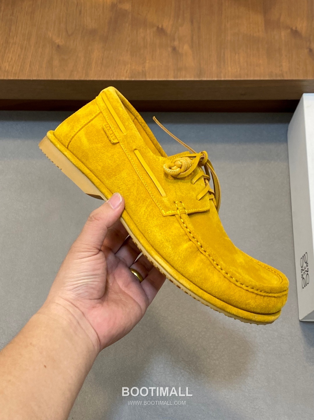 Loewe Suede Calfskin Low Sneakers with Asymmetric Lace TPU Detail 로에베 스웨이드 카프스킨 로우 스니커즈 비대칭 레이스 TPU 디테일 4.5cm 4