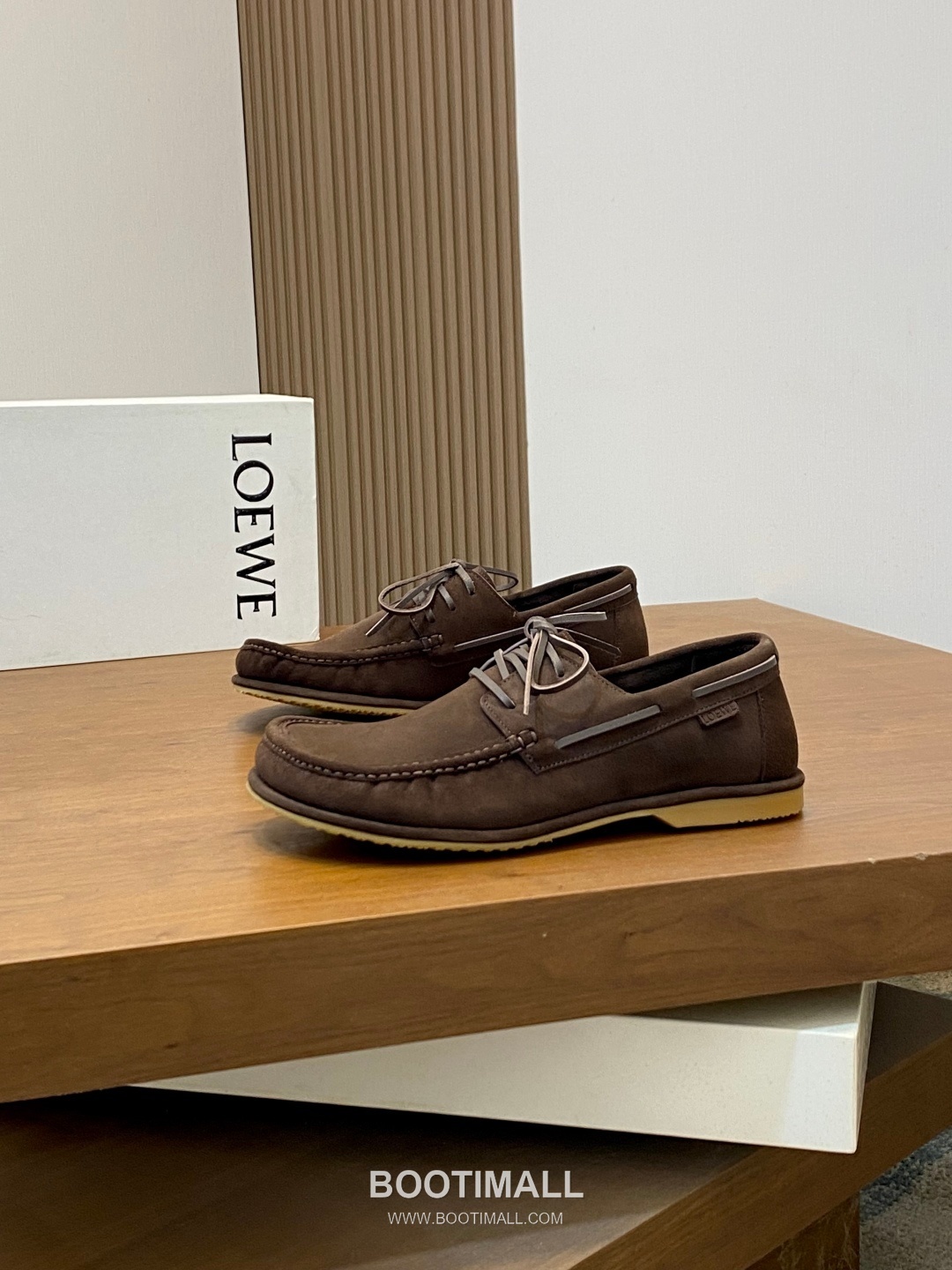 Loewe Suede Calfskin Low Sneakers with Asymmetric Lace TPU Detail 로에베 스웨이드 카프스킨 로우 스니커즈 비대칭 레이스 TPU 디테일 4.5cm 3