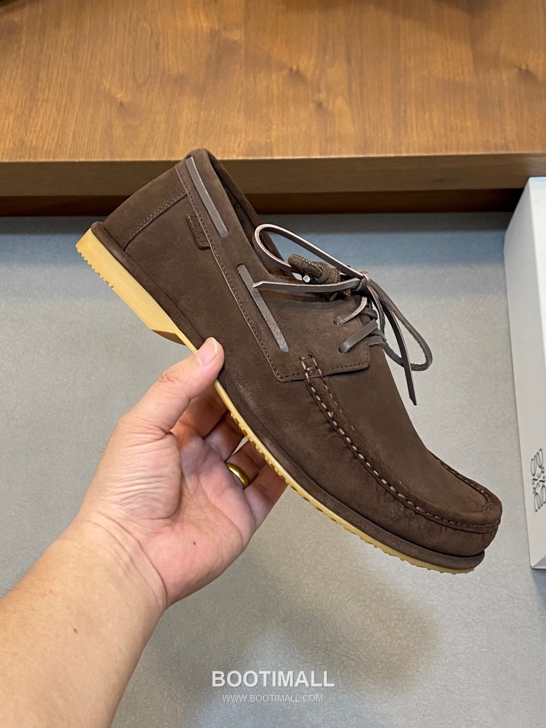 Loewe Suede Calfskin Low Sneakers with Asymmetric Lace TPU Detail 로에베 스웨이드 카프스킨 로우 스니커즈 비대칭 레이스 TPU 디테일 4.5cm 4