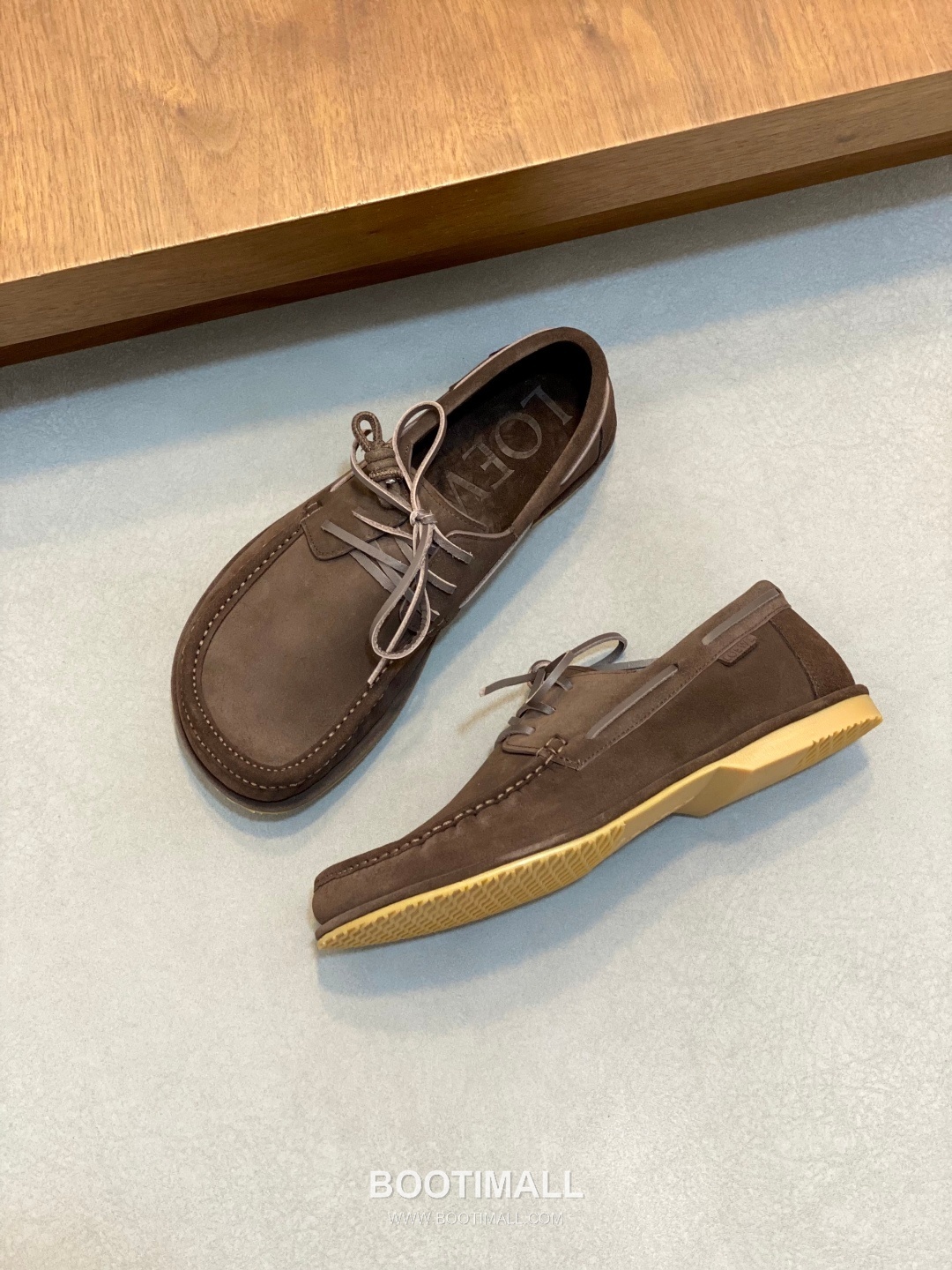 Loewe Suede Calfskin Low Sneakers with Asymmetric Lace TPU Detail 로에베 스웨이드 카프스킨 로우 스니커즈 비대칭 레이스 TPU 디테일 4.5cm 5