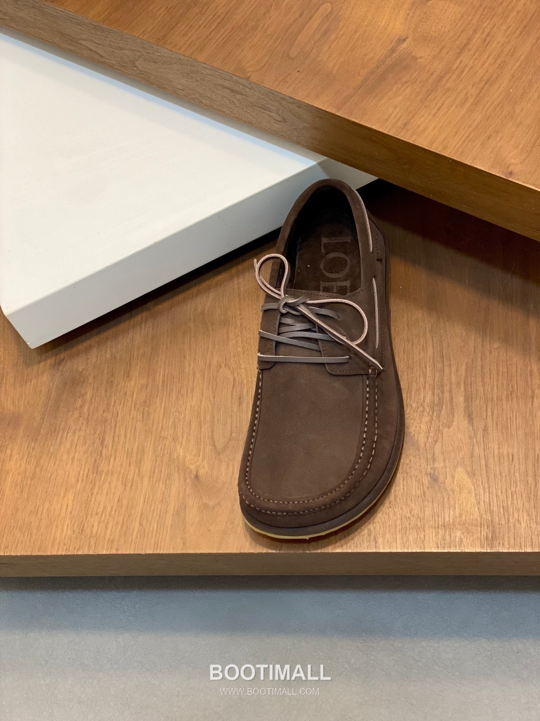 Loewe Suede Calfskin Low Sneakers with Asymmetric Lace TPU Detail 로에베 스웨이드 카프스킨 로우 스니커즈 비대칭 레이스 TPU 디테일 4.5cm 6