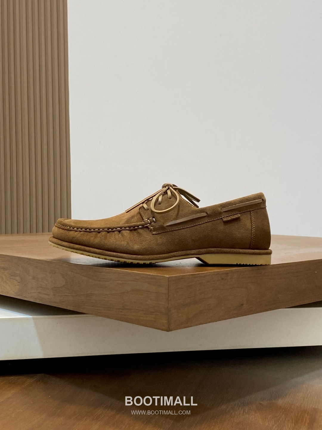 Loewe Suede Calfskin Low Sneakers with Asymmetric Lace TPU Detail 로에베 스웨이드 카프스킨 로우 스니커즈 비대칭 레이스 TPU 디테일 4.5cm 2