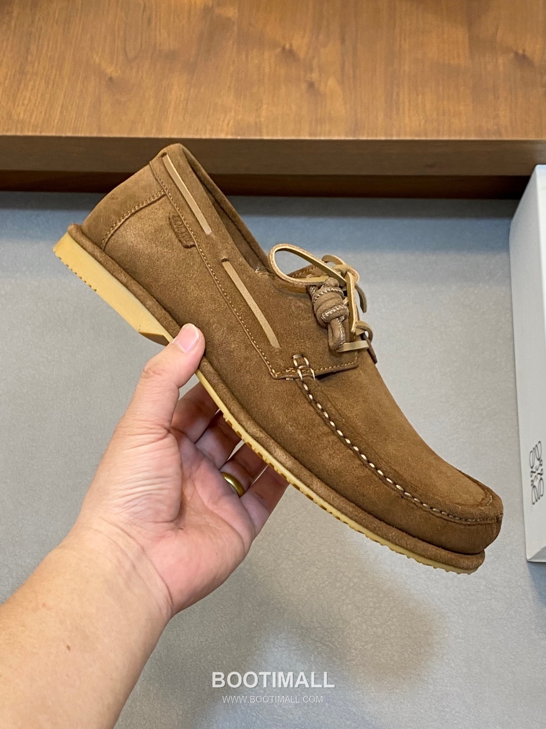 Loewe Suede Calfskin Low Sneakers with Asymmetric Lace TPU Detail 로에베 스웨이드 카프스킨 로우 스니커즈 비대칭 레이스 TPU 디테일 4.5cm 4