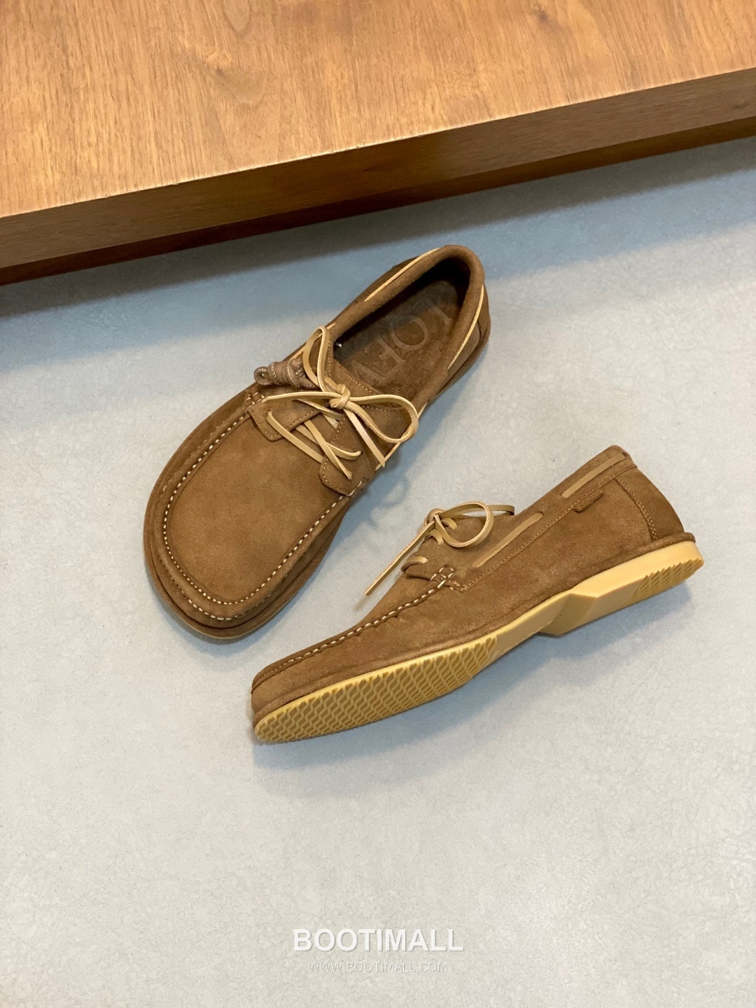 Loewe Suede Calfskin Low Sneakers with Asymmetric Lace TPU Detail 로에베 스웨이드 카프스킨 로우 스니커즈 비대칭 레이스 TPU 디테일 4.5cm 5