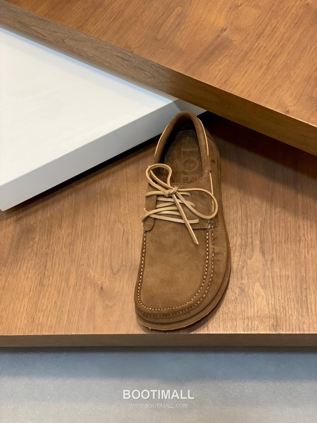 Loewe Suede Calfskin Low Sneakers with Asymmetric Lace TPU Detail 로에베 스웨이드 카프스킨 로우 스니커즈 비대칭 레이스 TPU 디테일 4.5cm 6