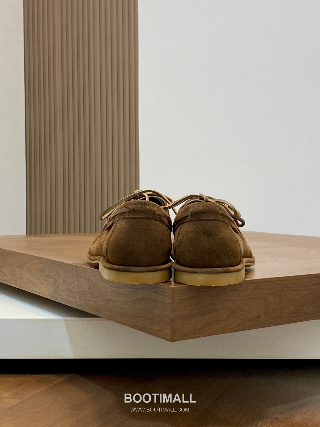 Loewe Suede Calfskin Low Sneakers with Asymmetric Lace TPU Detail 로에베 스웨이드 카프스킨 로우 스니커즈 비대칭 레이스 TPU 디테일 4.5cm 8