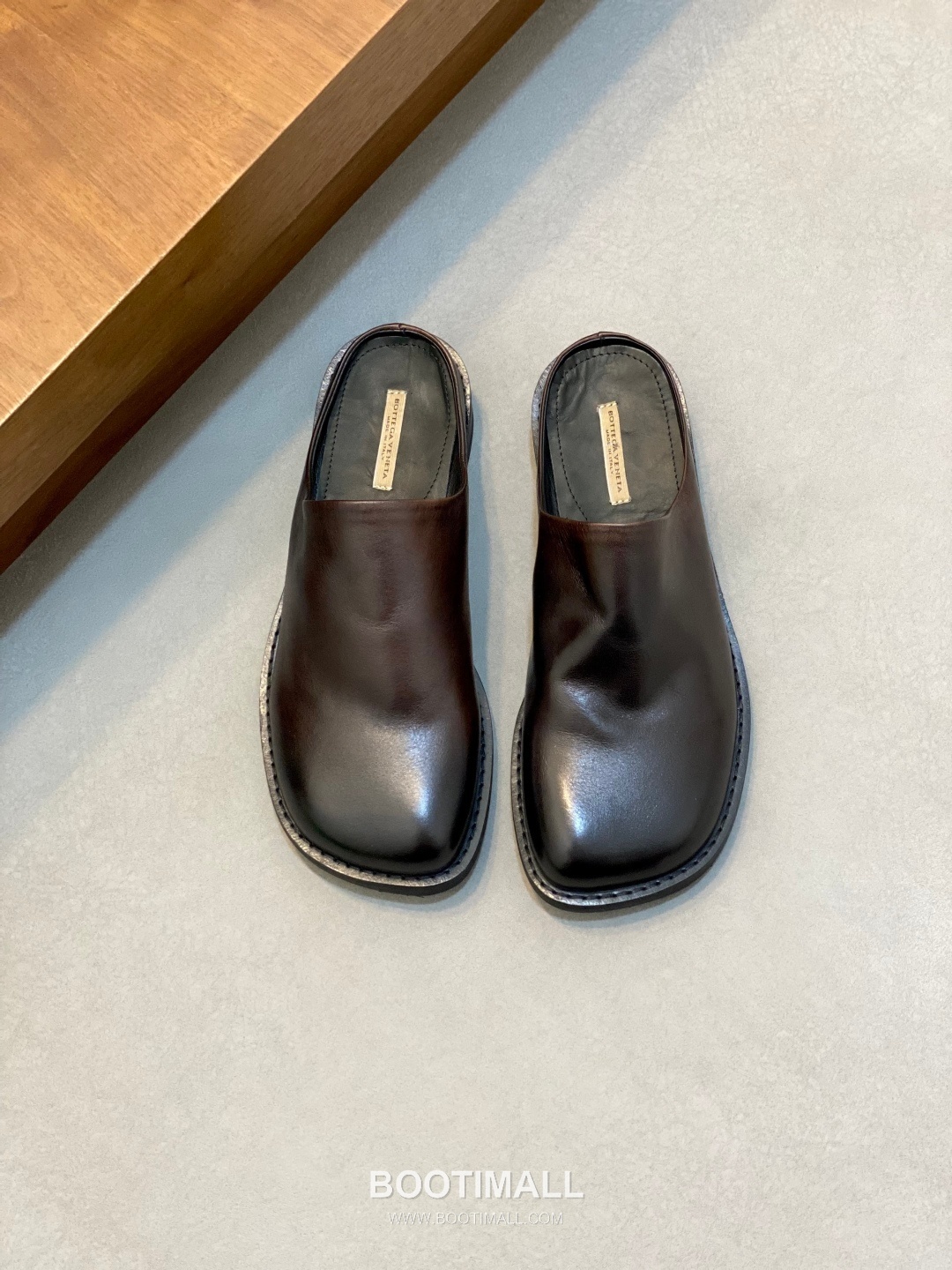 Bottega Veneta Intrecciato Calfskin Mule Slippers with Woven Detail 보테가베네타 인트레치아토 카프스킨 뮬 슬리퍼 위빙 디테일 2.5cm 1