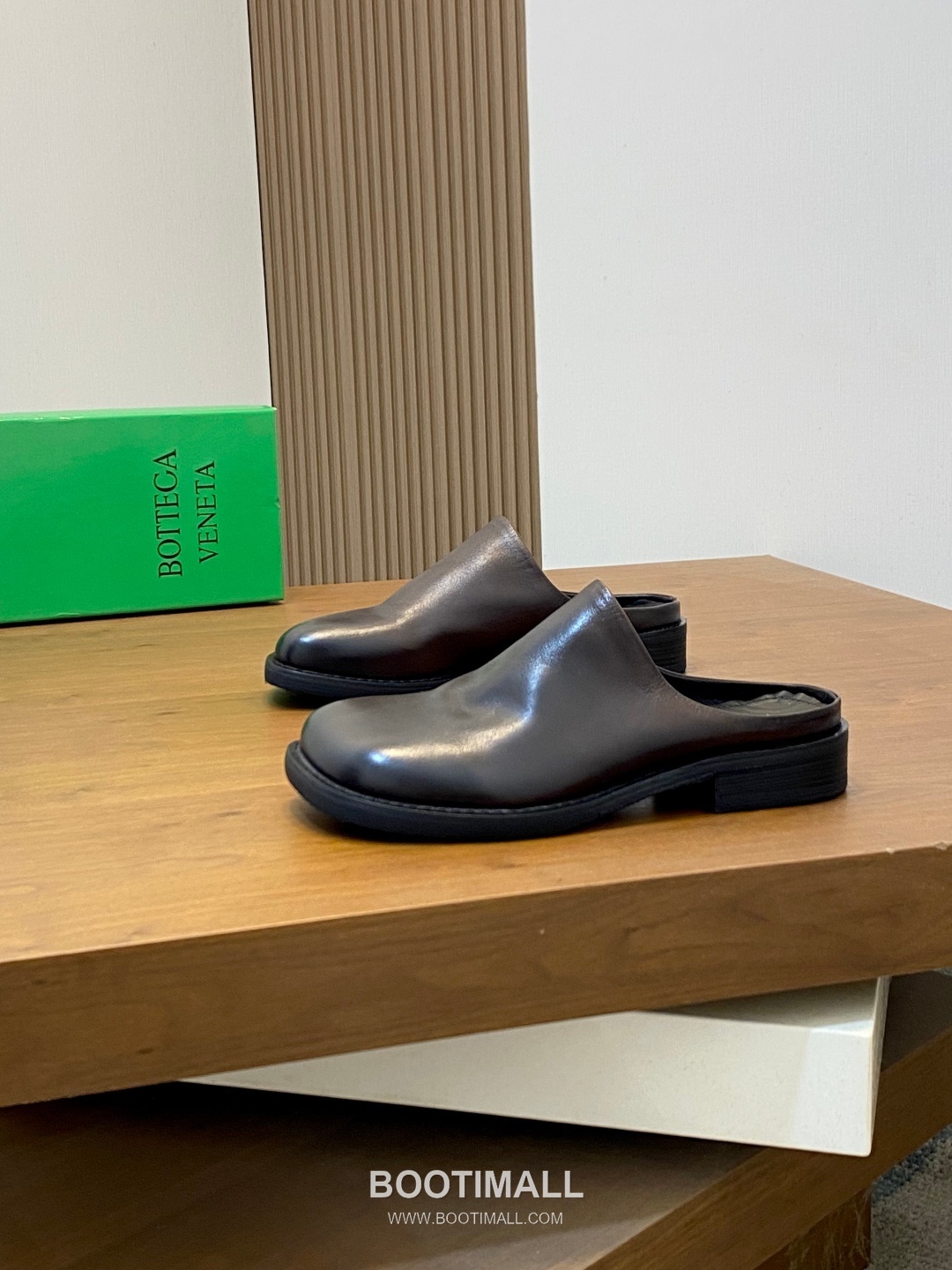 Bottega Veneta Intrecciato Calfskin Mule Slippers with Woven Detail 보테가베네타 인트레치아토 카프스킨 뮬 슬리퍼 위빙 디테일 2.5cm 2