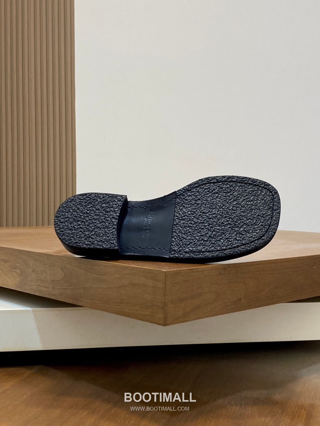 Bottega Veneta Intrecciato Calfskin Mule Slippers with Woven Detail 보테가베네타 인트레치아토 카프스킨 뮬 슬리퍼 위빙 디테일 2.5cm 9