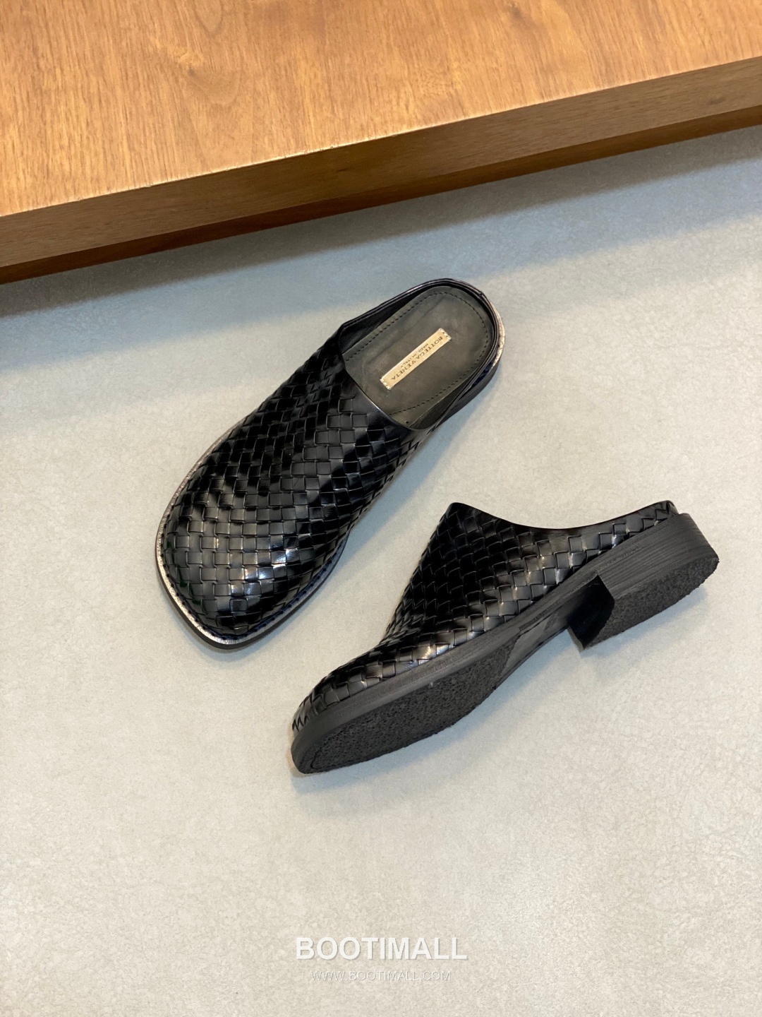 Bottega Veneta Intrecciato Calfskin Mule Slippers with Woven Detail 보테가베네타 인트레치아토 카프스킨 뮬 슬리퍼 위빙 디테일 2.5cm 5