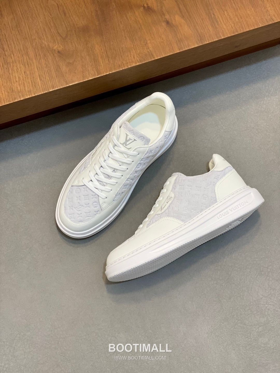 Louis Vuitton Calfskin Low Sneakers with Monogram Logo TPU Sole Detail 루이비통 카프스킨 로우 스니커즈 모노그램 로고 TPU 솔 디테일 4.0cm 5