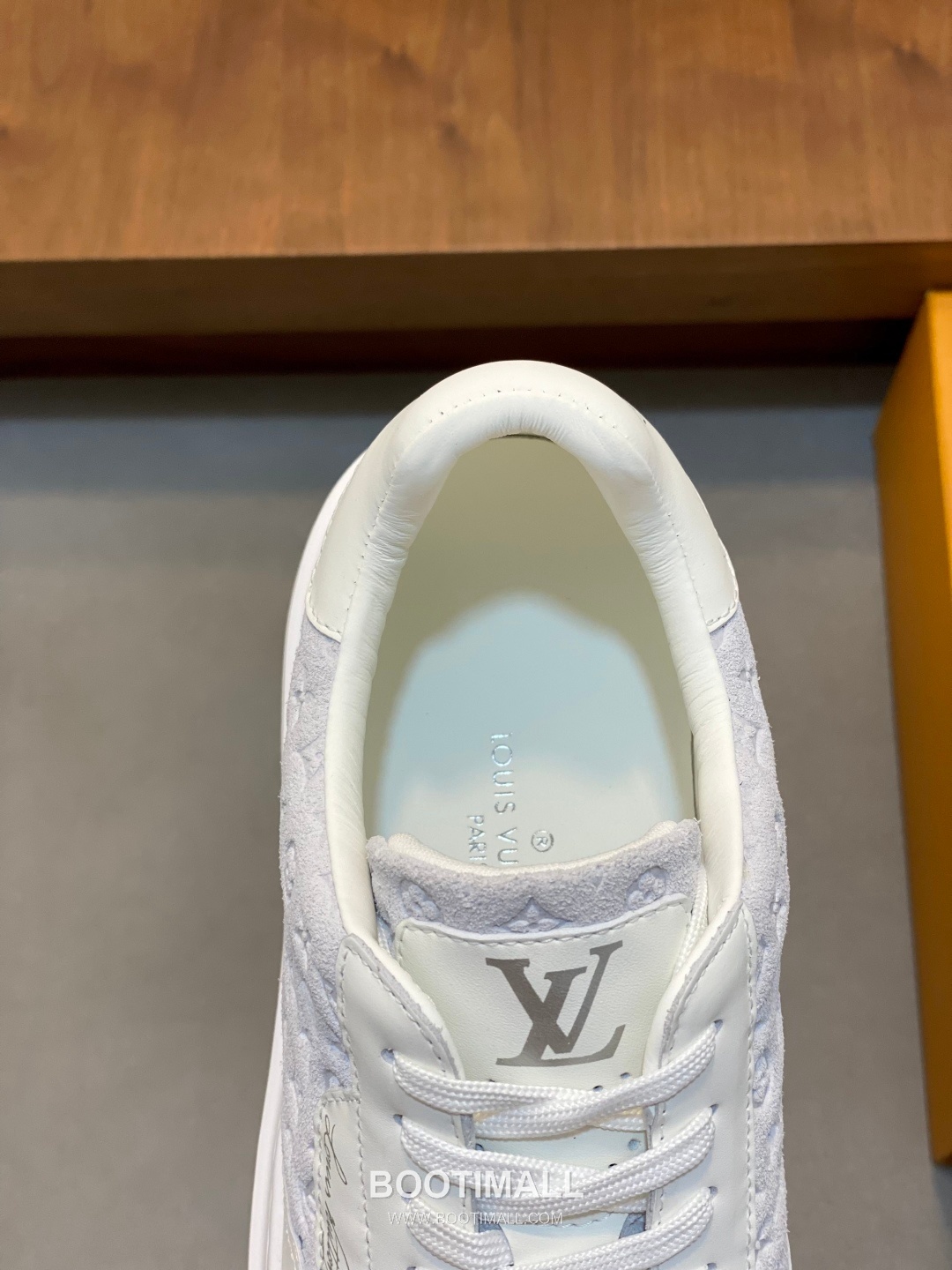 Louis Vuitton Calfskin Low Sneakers with Monogram Logo TPU Sole Detail 루이비통 카프스킨 로우 스니커즈 모노그램 로고 TPU 솔 디테일 4.0cm 7