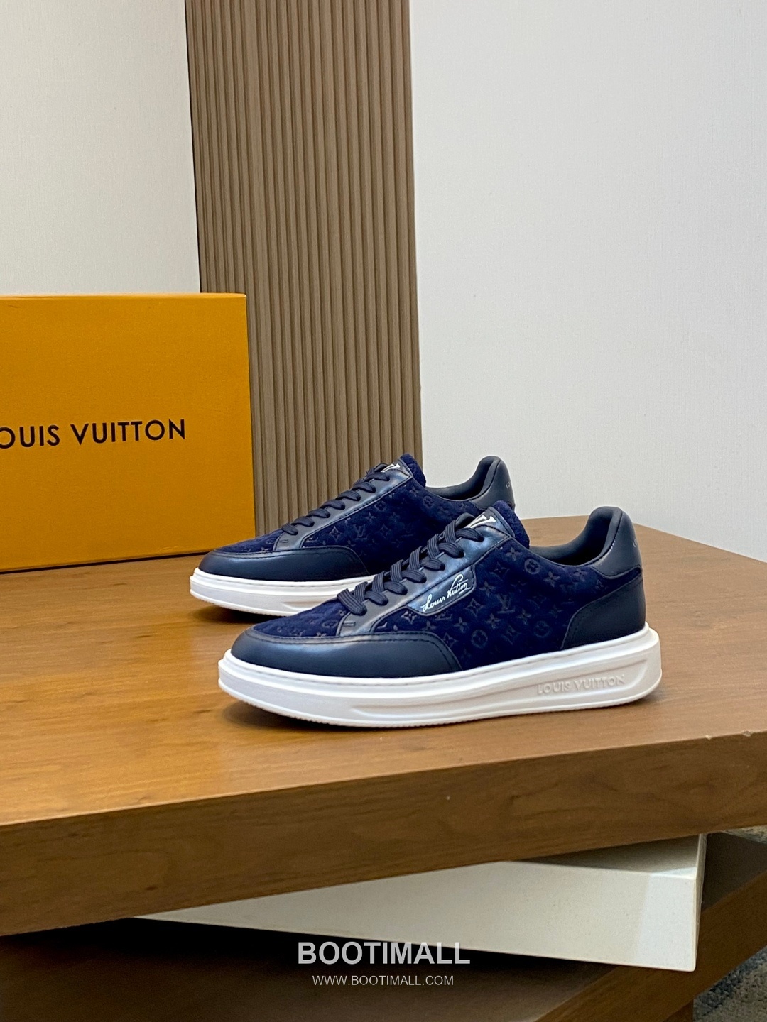 Louis Vuitton Calfskin Low Sneakers with Monogram Logo TPU Sole Detail 루이비통 카프스킨 로우 스니커즈 모노그램 로고 TPU 솔 디테일 4.0cm 3