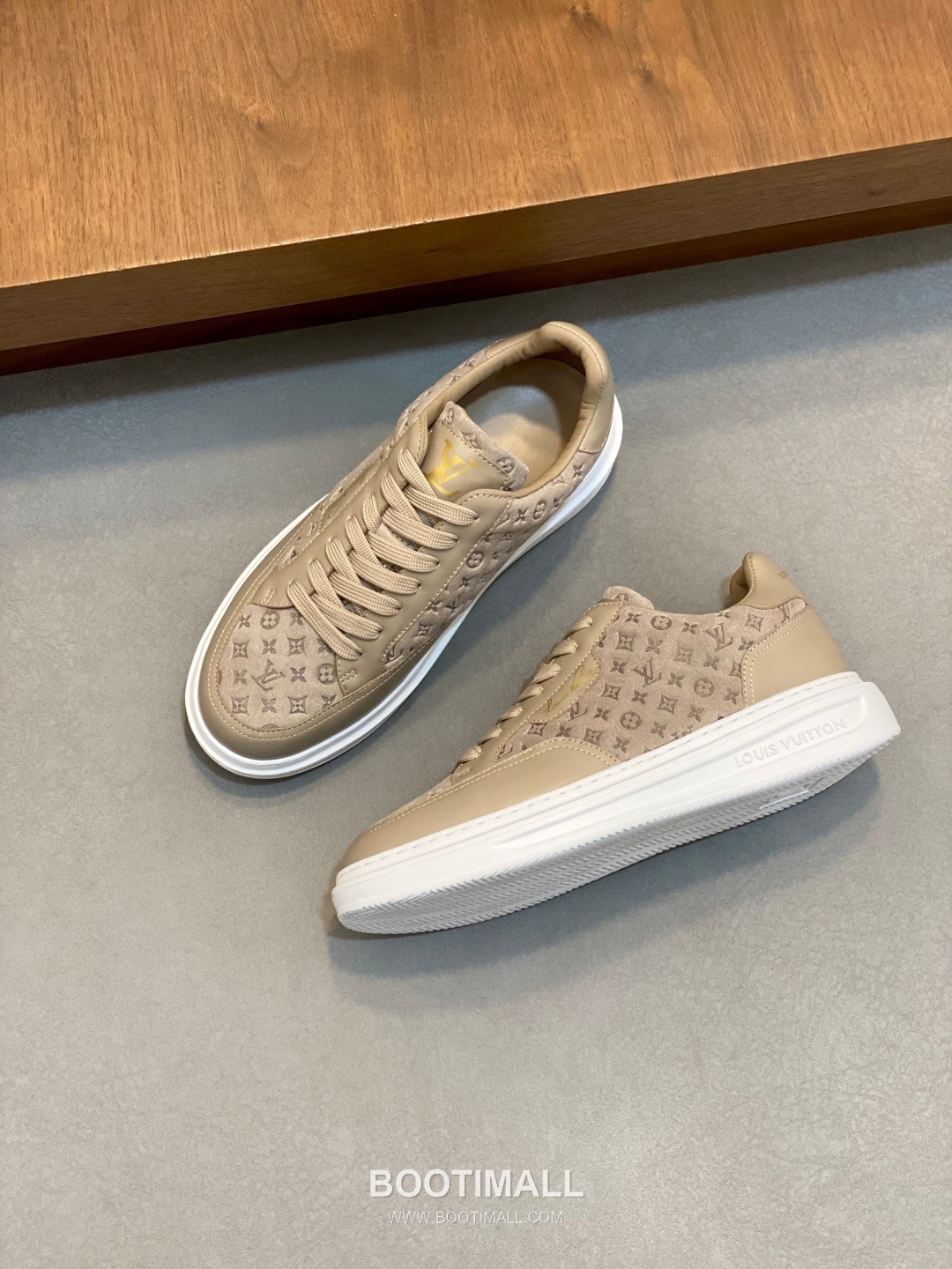 Louis Vuitton Calfskin Low Sneakers with Monogram Logo TPU Sole Detail 루이비통 카프스킨 로우 스니커즈 모노그램 로고 TPU 솔 디테일 4.0cm 5