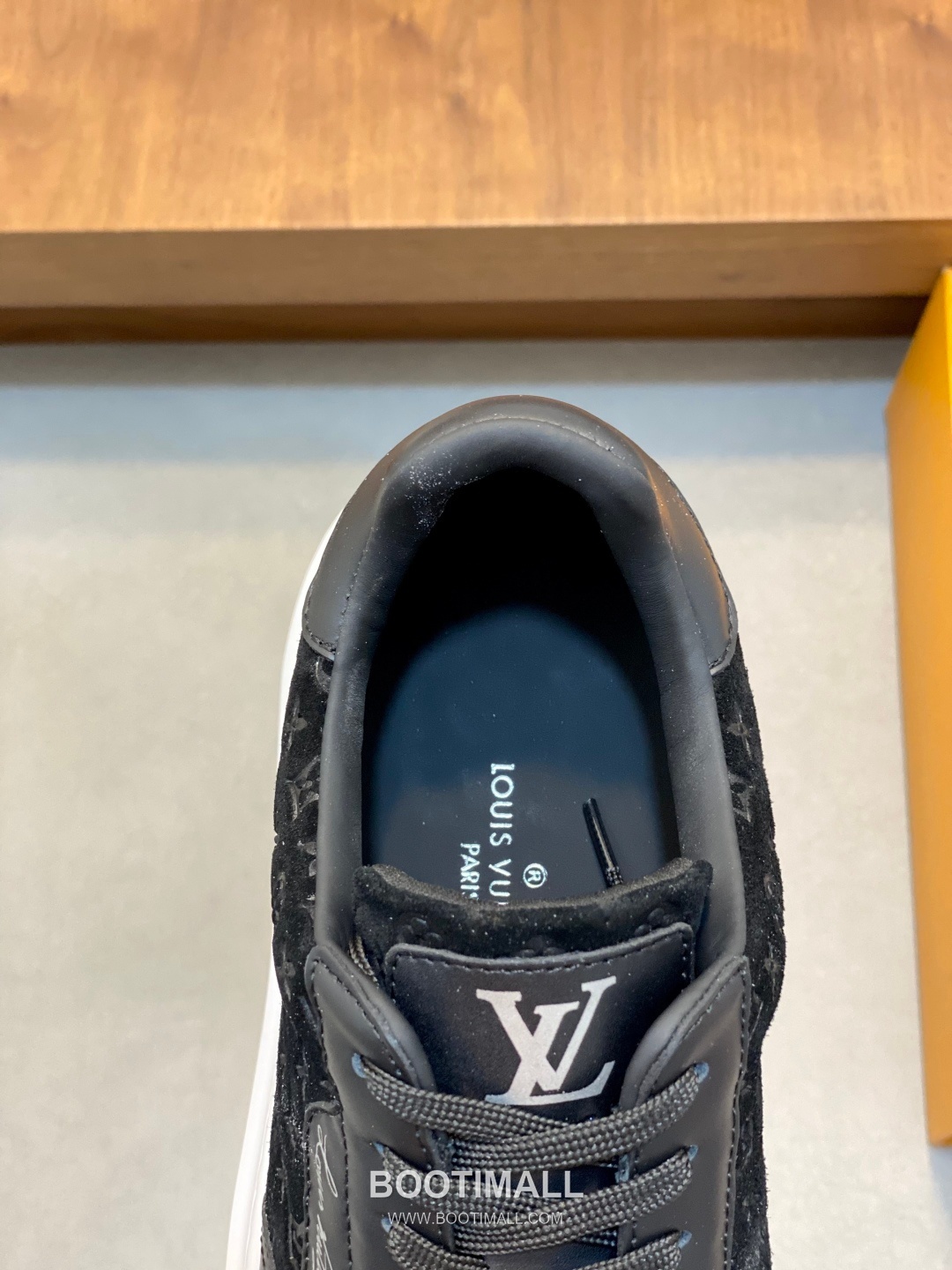 Louis Vuitton Calfskin Low Sneakers with Monogram Logo TPU Sole Detail 루이비통 카프스킨 로우 스니커즈 모노그램 로고 TPU 솔 디테일 4.0cm 7