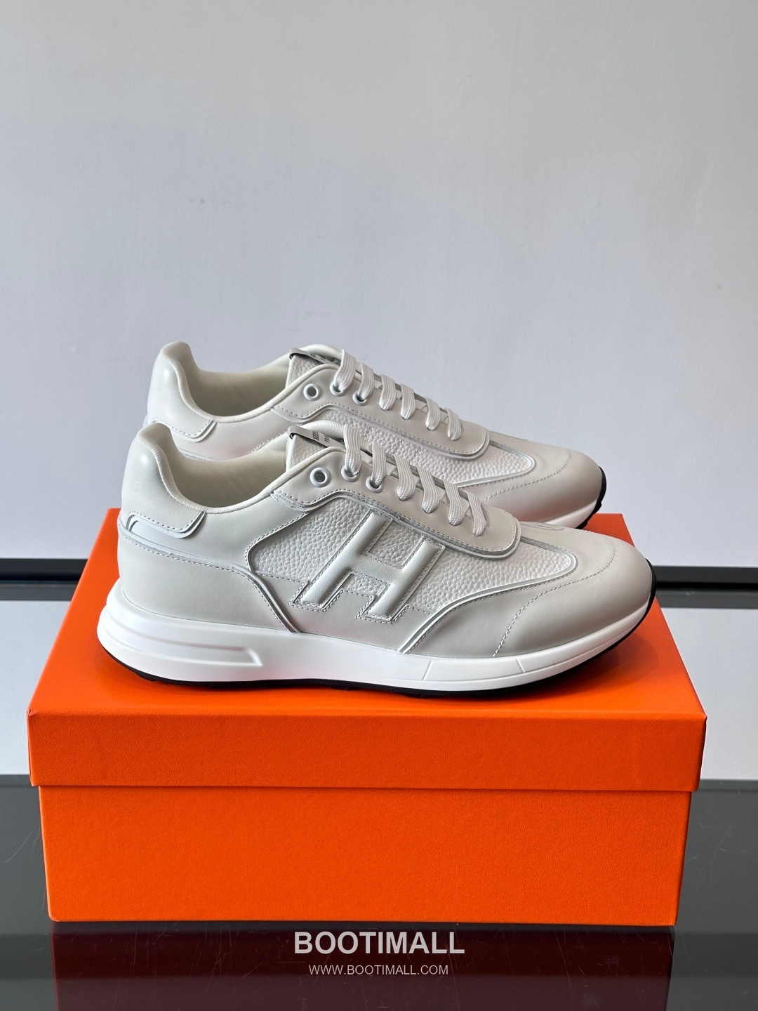 Hermes Calfskin Mesh Low Sneakers with H Logo Detail 에르메스 카프스킨 메쉬 로우 스니커즈 H 로고 디테일 4.5cm 1