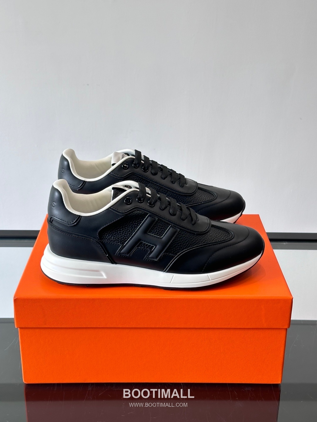 Hermes Calfskin Mesh Low Sneakers with H Logo Detail 에르메스 카프스킨 메쉬 로우 스니커즈 H 로고 디테일 4.5cm 1