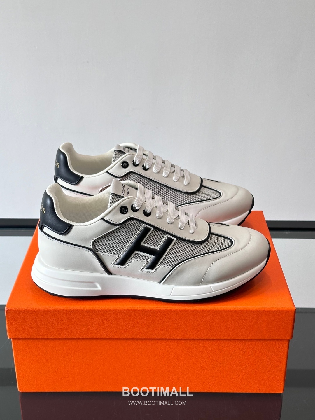 Hermes Calfskin Mesh Low Sneakers with H Logo Detail 에르메스 카프스킨 메쉬 로우 스니커즈 H 로고 디테일 4.5cm 1