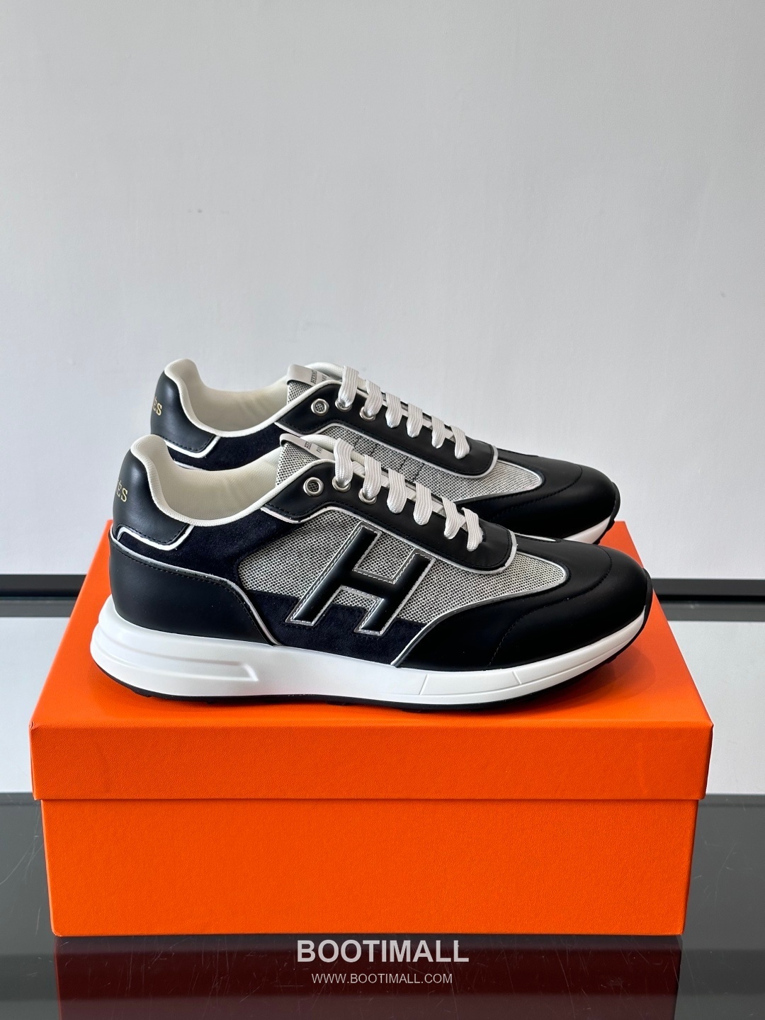 Hermes Calfskin Mesh Low Sneakers with H Logo Detail 에르메스 카프스킨 메쉬 로우 스니커즈 H 로고 디테일 4.5cm 1