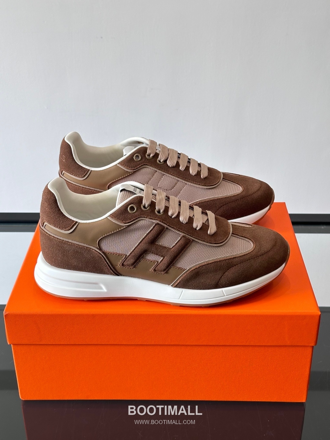 Hermes Calfskin Mesh Low Sneakers with H Logo Detail 에르메스 카프스킨 메쉬 로우 스니커즈 H 로고 디테일 4.5cm 1