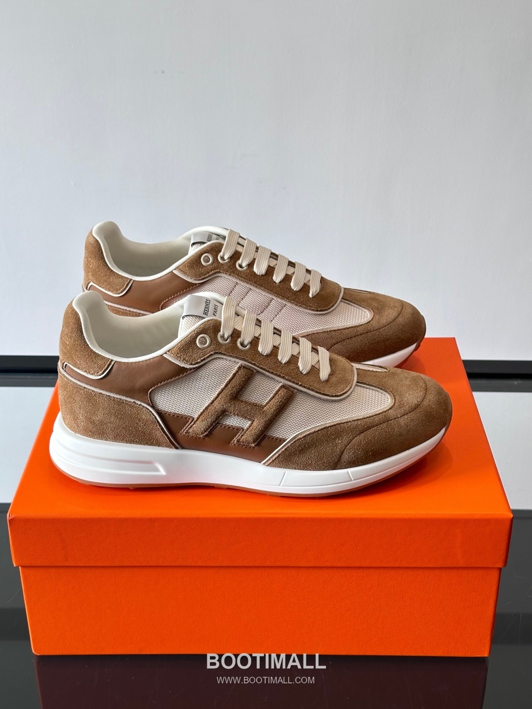 Hermes Calfskin Mesh Low Sneakers with H Logo Detail 에르메스 카프스킨 메쉬 로우 스니커즈 H 로고 디테일 4.5cm 1