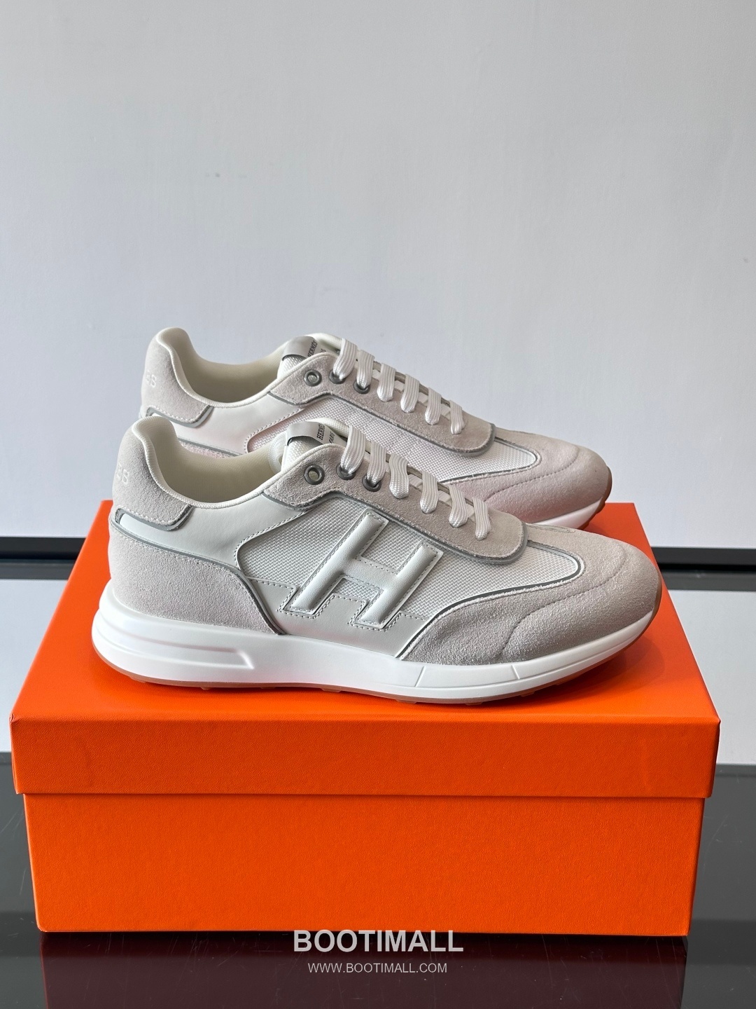 Hermes Calfskin Mesh Low Sneakers with H Logo Detail 에르메스 카프스킨 메쉬 로우 스니커즈 H 로고 디테일 4.5cm 1