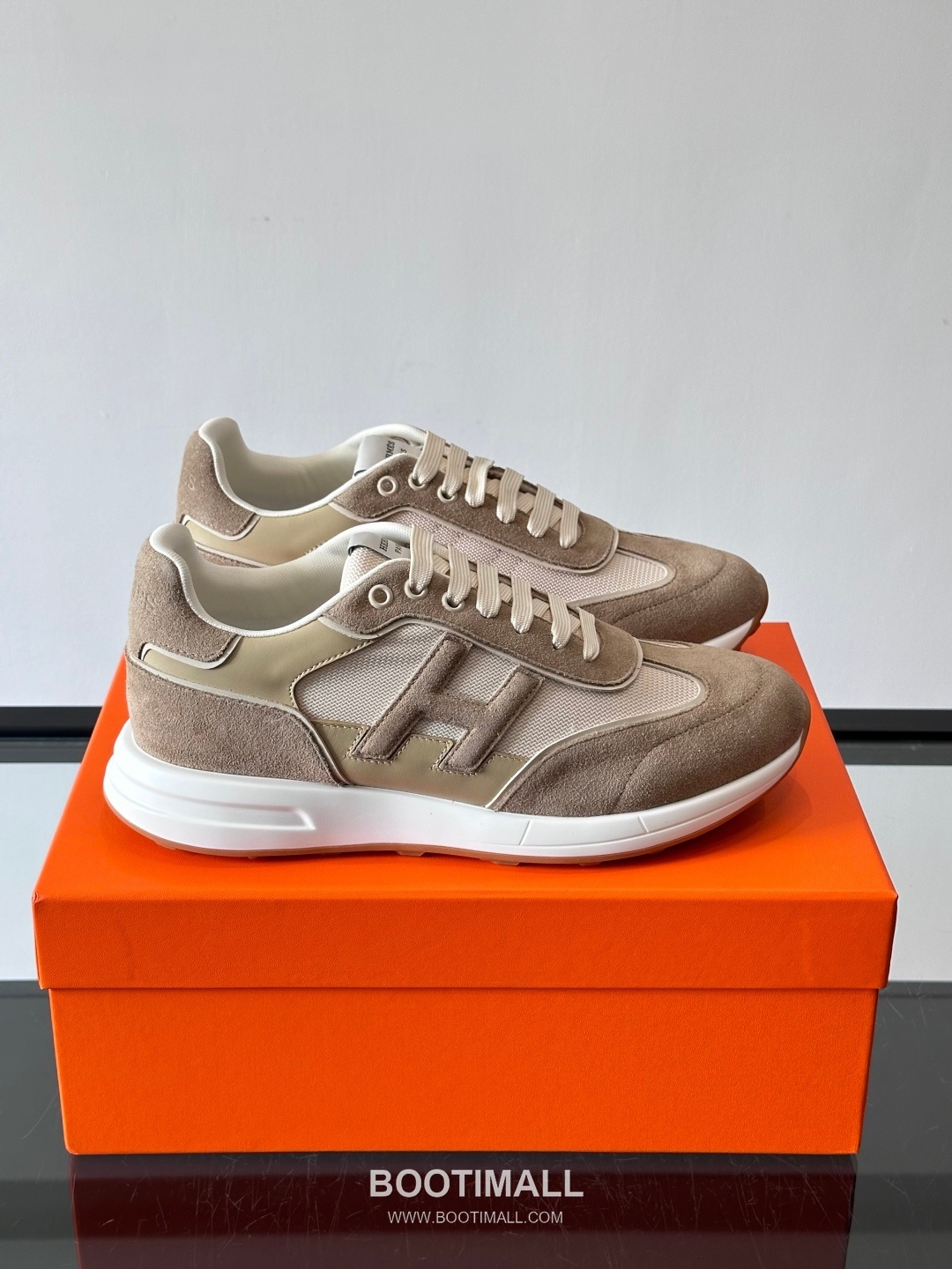 Hermes Calfskin Mesh Low Sneakers with H Logo Detail 에르메스 카프스킨 메쉬 로우 스니커즈 H 로고 디테일 4.5cm 1