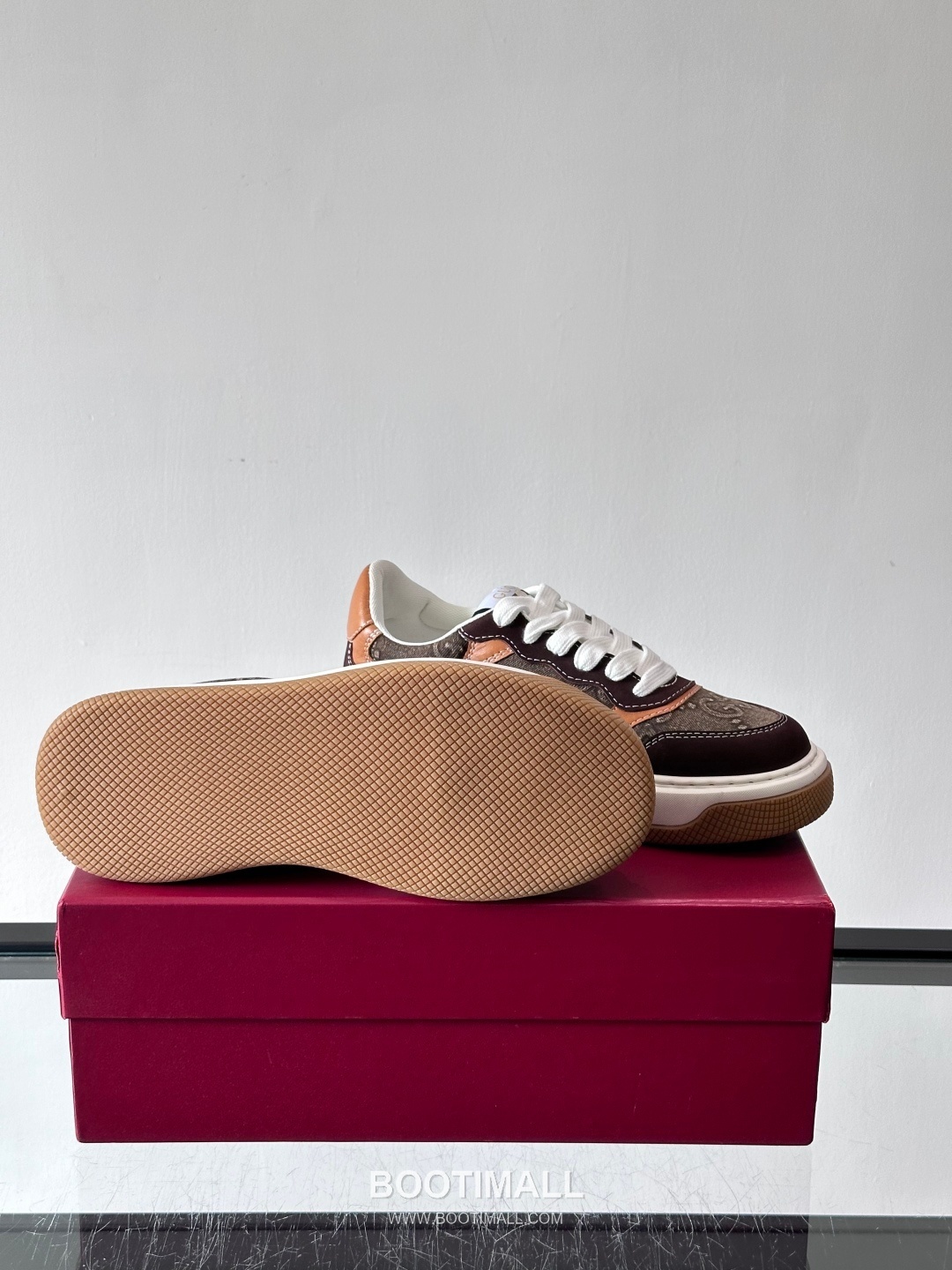 Gucci Screener Calfskin Low Sneakers with Web Stripe Double G Detail 구찌 스크리너 카프스킨 로우 스니커즈 웹 스트라이프 더블 G 디테일 3.5cm 9