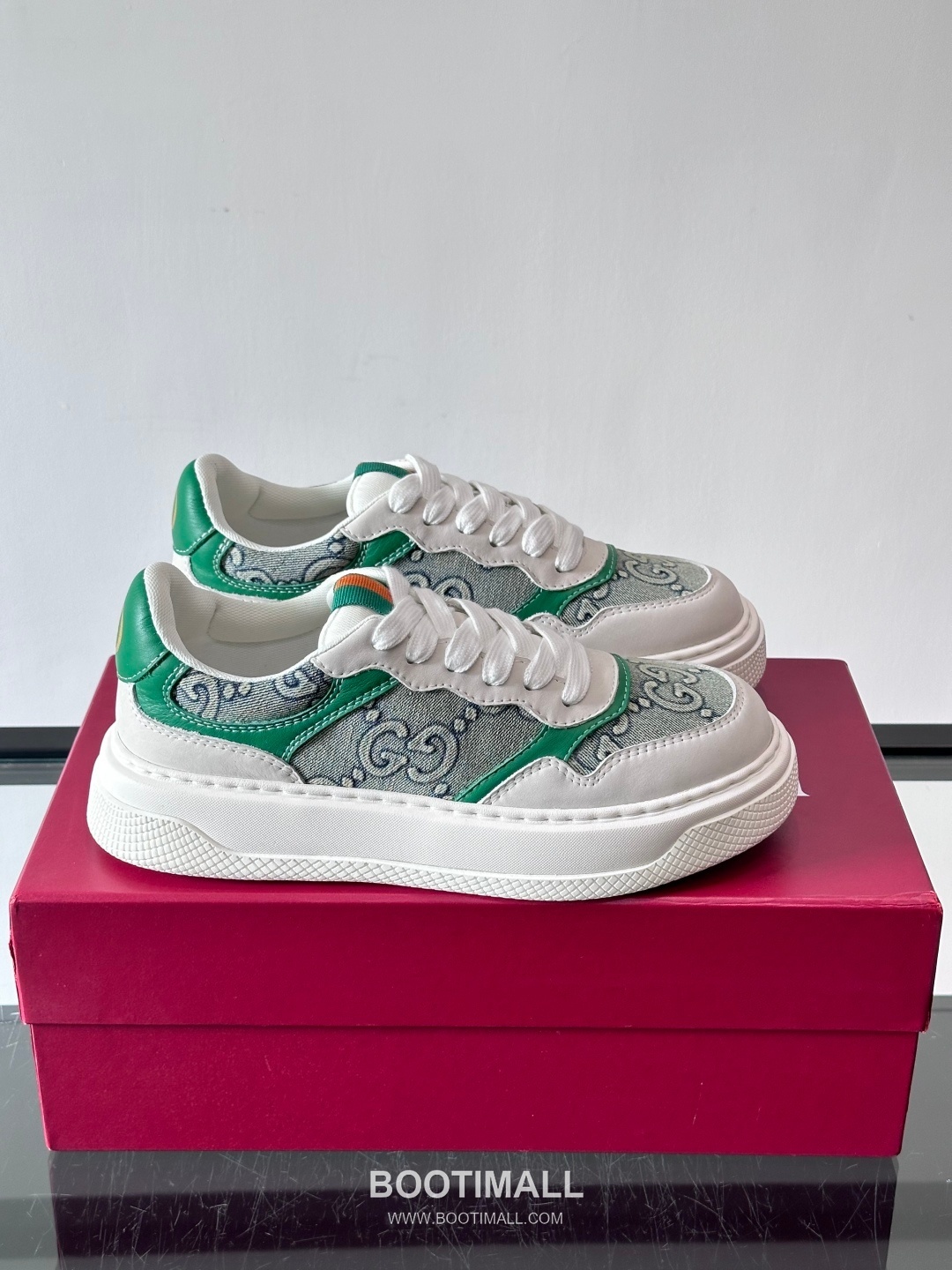 Gucci Screener Calfskin Low Sneakers with Web Stripe Double G Detail 구찌 스크리너 카프스킨 로우 스니커즈 웹 스트라이프 더블 G 디테일 3.5cm 1