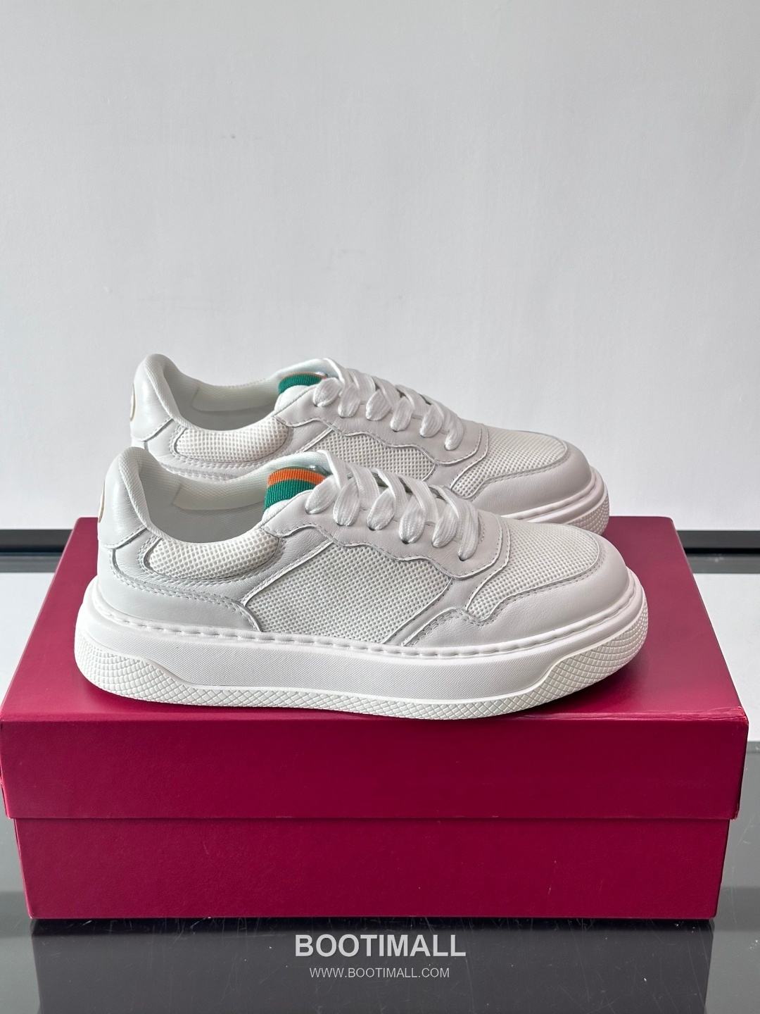 Gucci Screener Calfskin Low Sneakers with Web Stripe Double G Detail 구찌 스크리너 카프스킨 로우 스니커즈 웹 스트라이프 더블 G 디테일 3.5cm 1