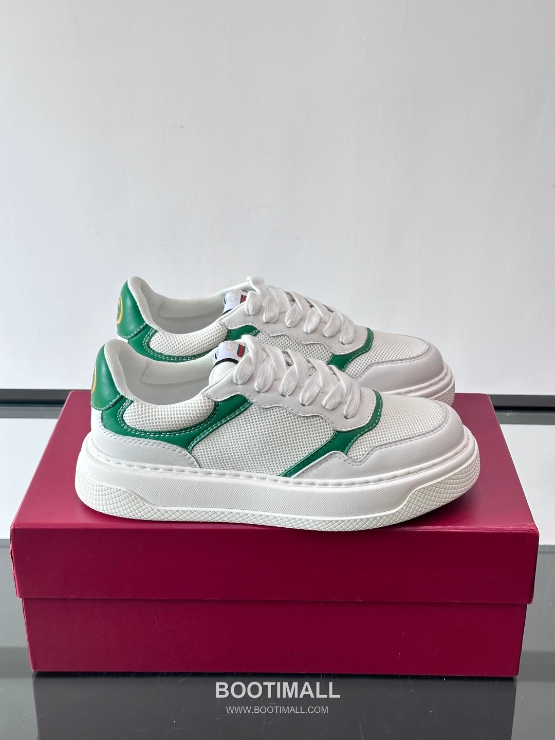 Gucci Screener Calfskin Low Sneakers with Web Stripe Double G Detail 구찌 스크리너 카프스킨 로우 스니커즈 웹 스트라이프 더블 G 디테일 3.5cm 1