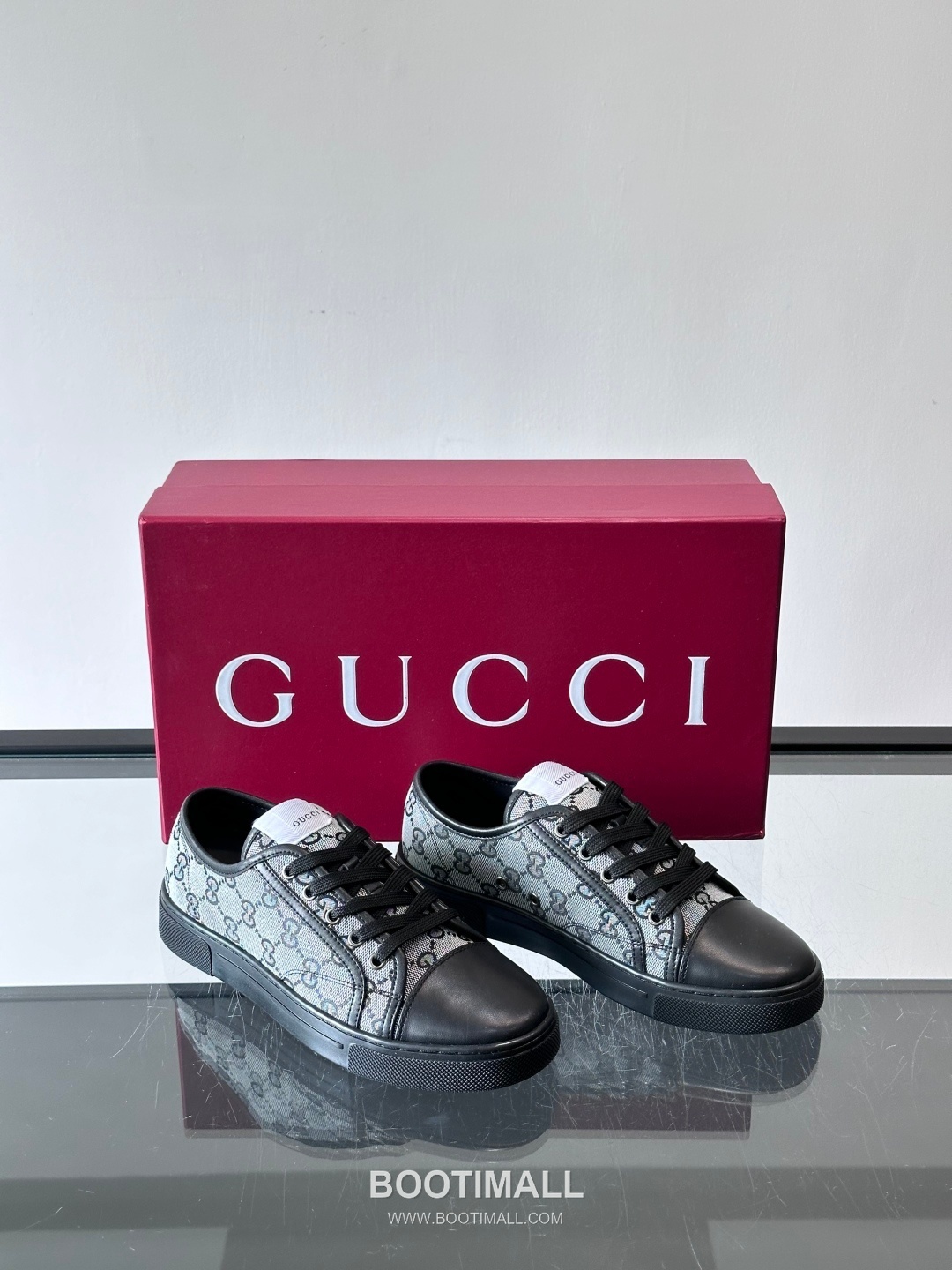 Gucci GG Embossed Calfskin Low Sneakers with Metal Eyelet Detail 구찌 GG 엠보싱 카프스킨 로우 스니커즈 메탈 아일렛 디테일 3.5cm 5