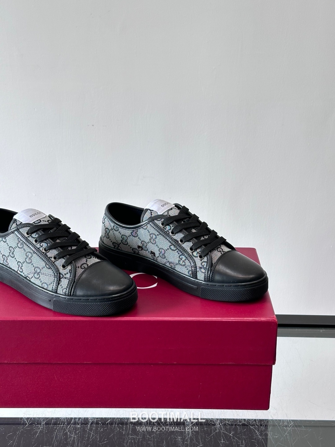 Gucci GG Embossed Calfskin Low Sneakers with Metal Eyelet Detail 구찌 GG 엠보싱 카프스킨 로우 스니커즈 메탈 아일렛 디테일 3.5cm 7