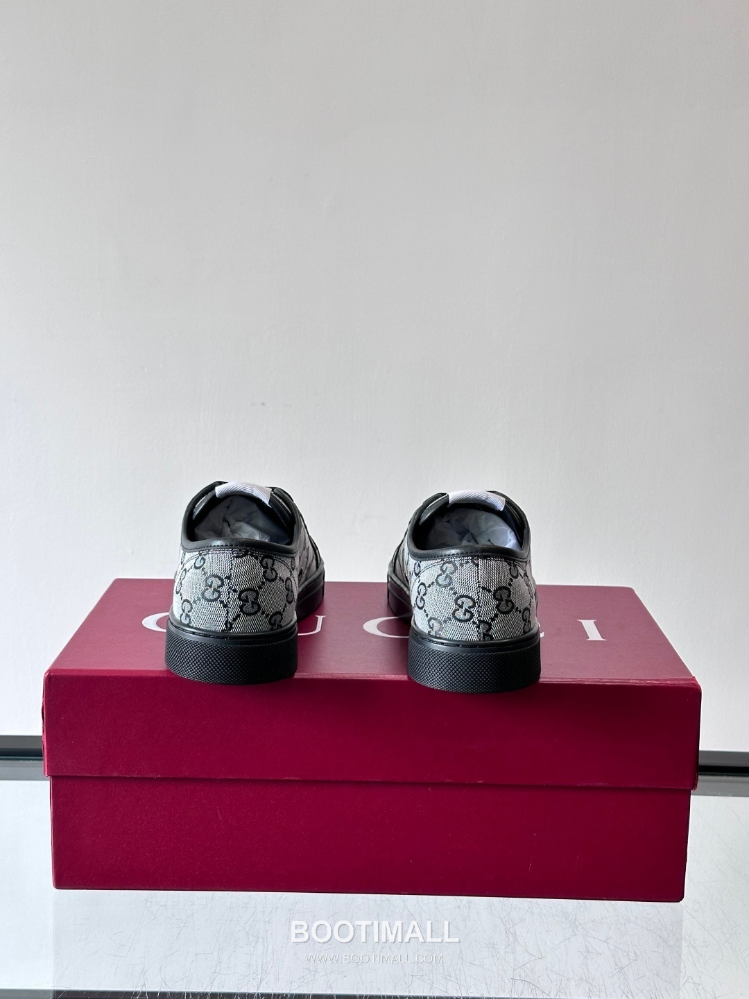 Gucci GG Embossed Calfskin Low Sneakers with Metal Eyelet Detail 구찌 GG 엠보싱 카프스킨 로우 스니커즈 메탈 아일렛 디테일 3.5cm 8